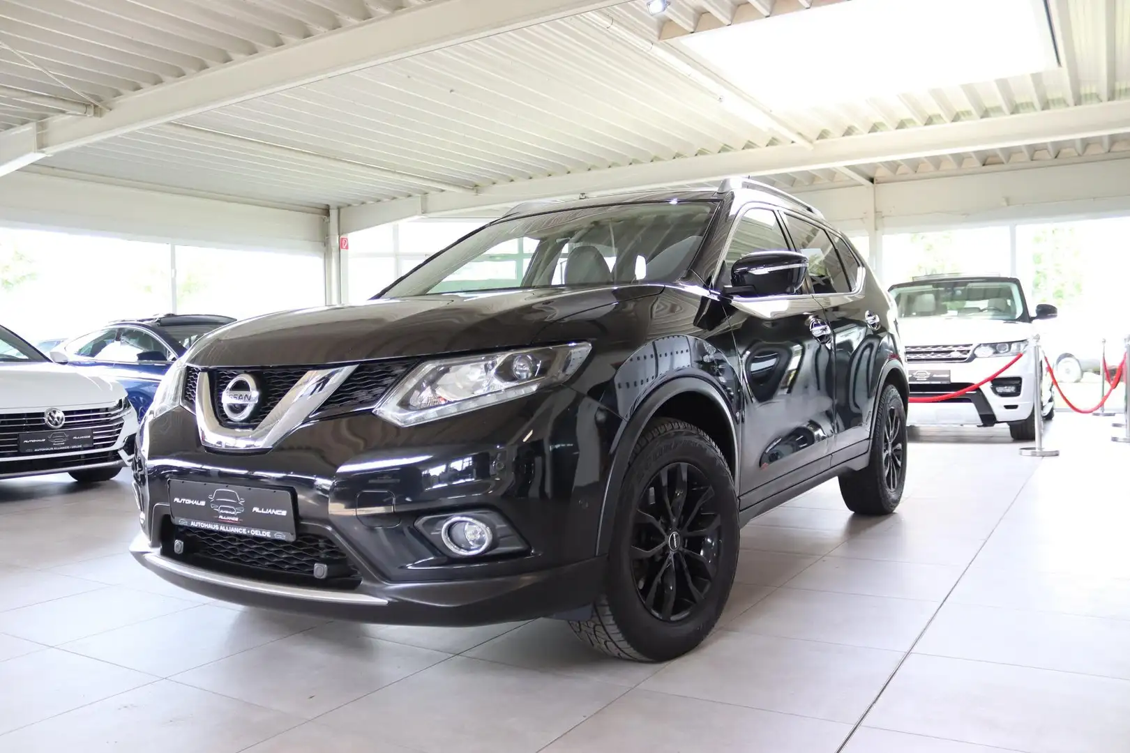 Nissan X-Trail Tekna 4x4 2.0 dCi 130 kW (177 PS), Variomatic/C... Fekete - 1