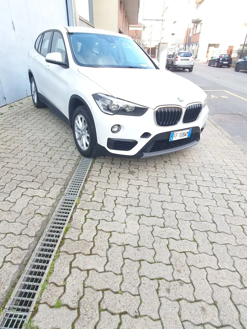 BMW X1 xDrive18d Sport Blanc - 1