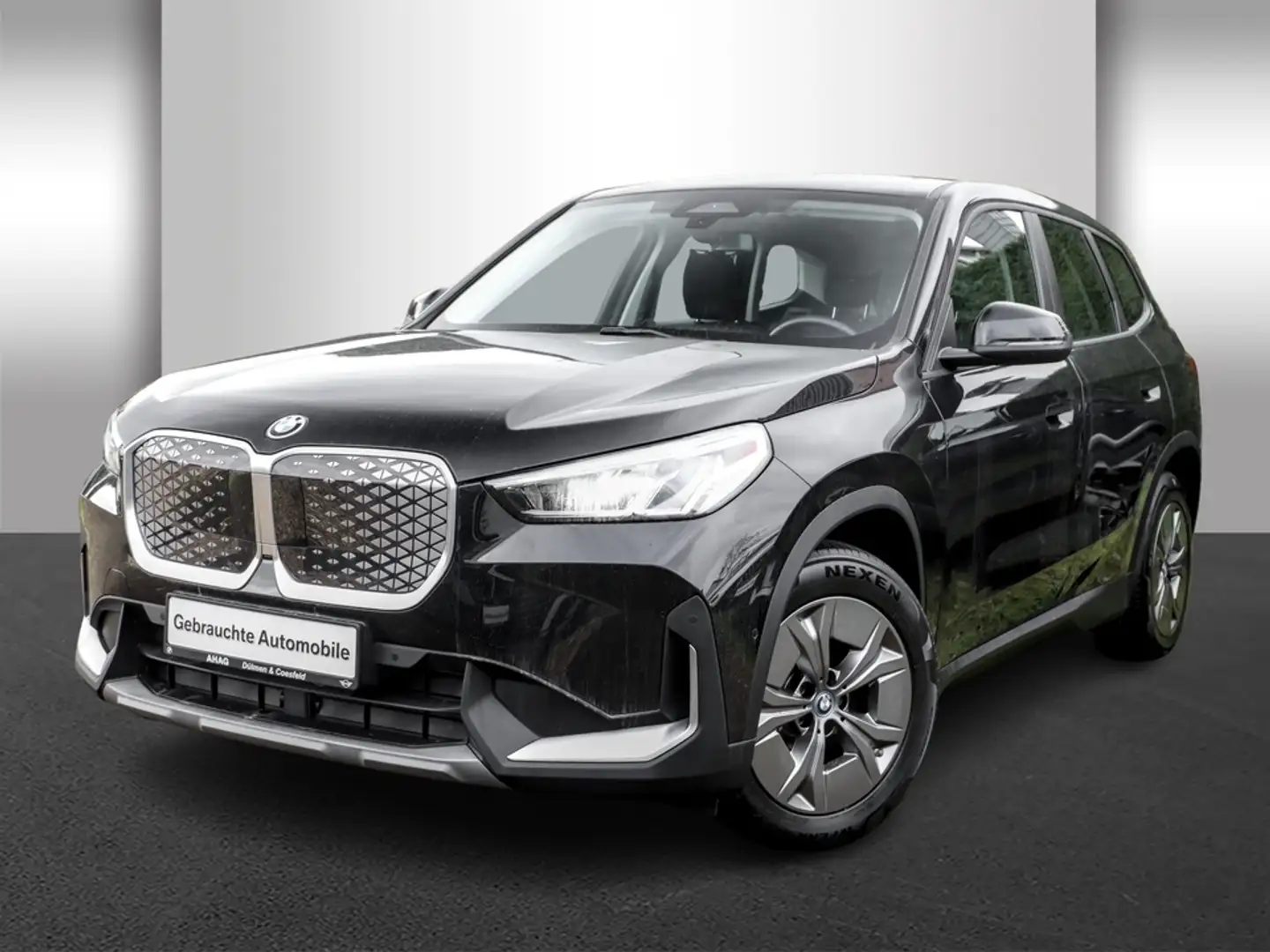 BMW iX1 xDrive30 Navi Bluetooth PDC Klima Schwarz - 2