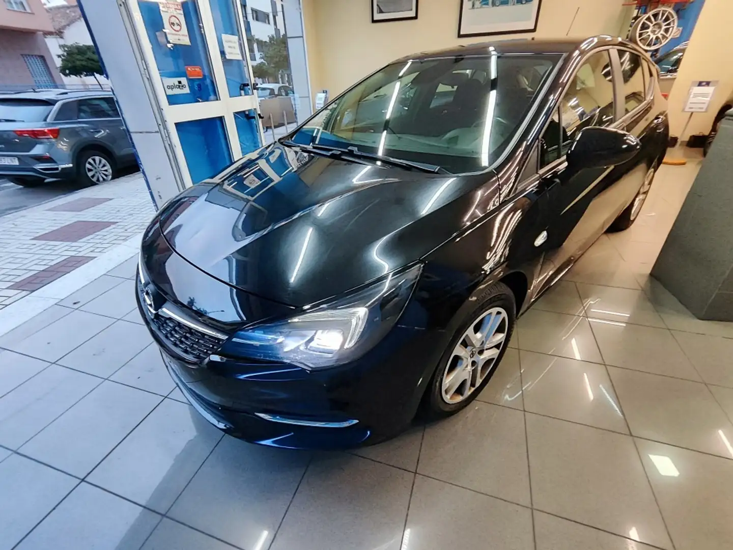 Opel Astra 1.2T S/S Edition 110 Nero - 2