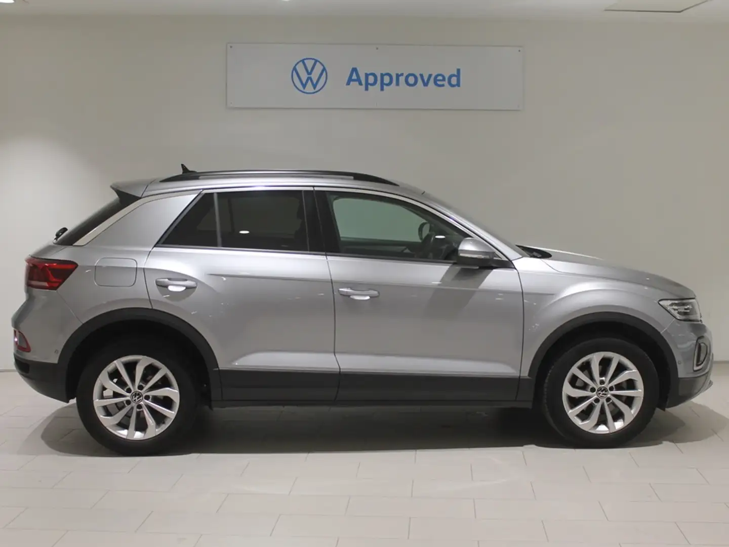 Volkswagen T-Roc 1.0 TSI Life 81kW Zilver - 2