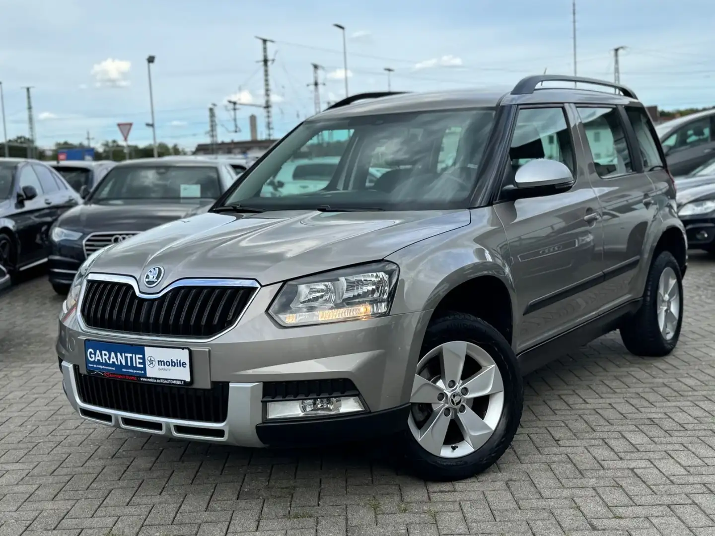 Skoda Yeti 2.0 TDI Ambition Outdoor *Temp*AHK*1.Hand* Beige - 1