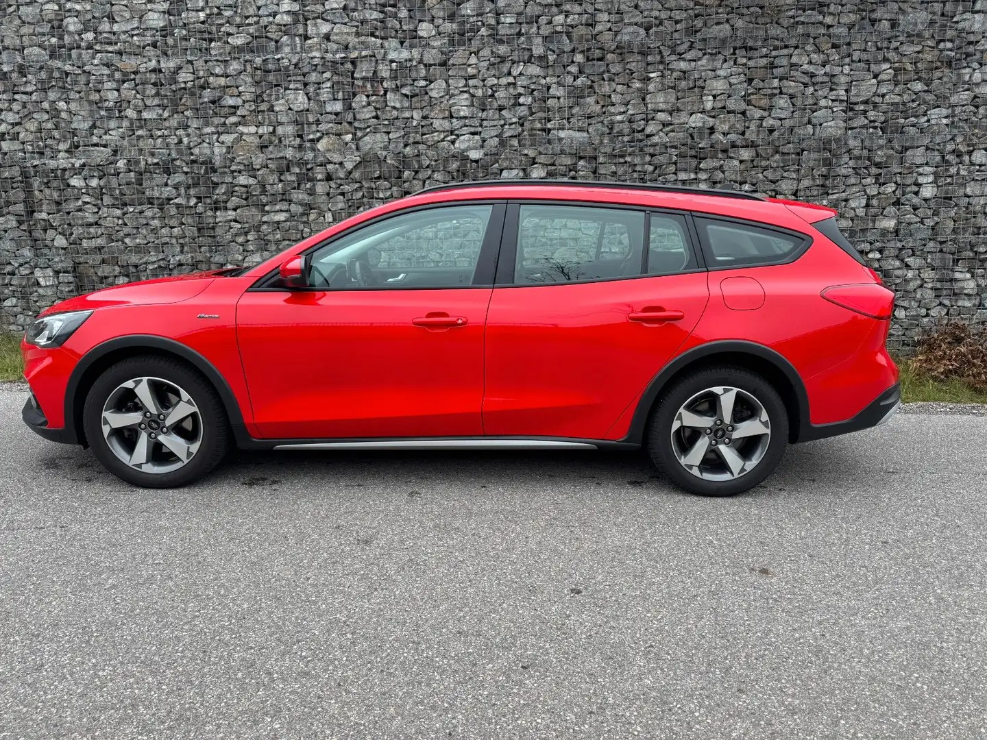 Ford Focus Turnier Active EcoBoost/Navi/Automatik Rouge - 1