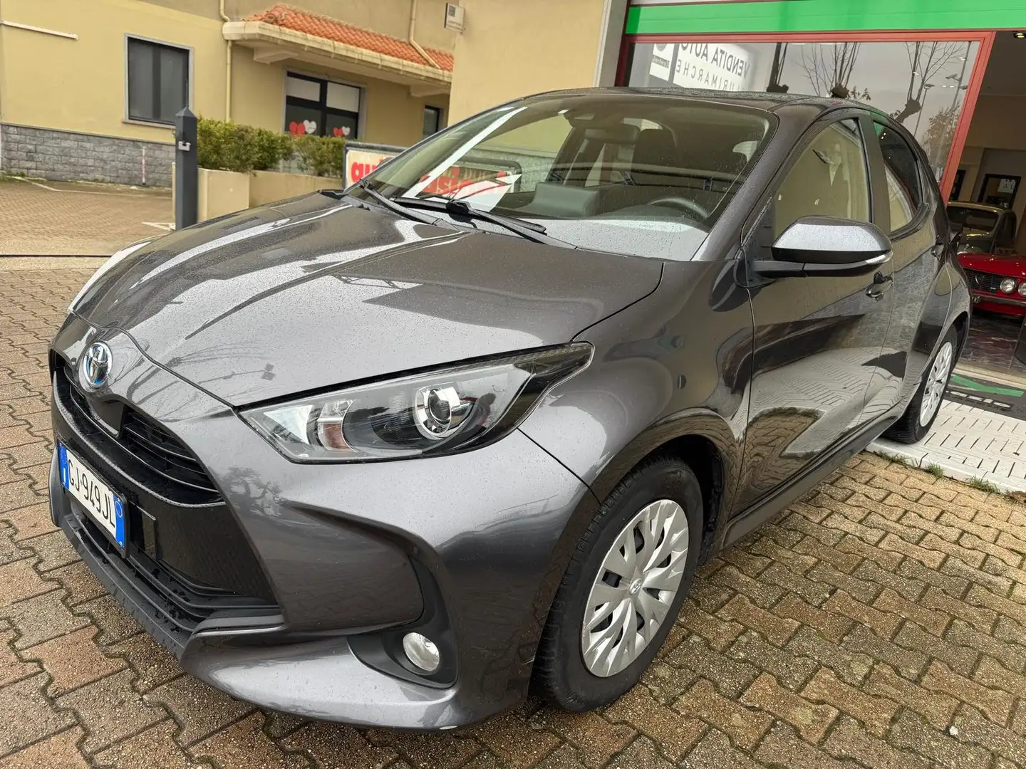 Toyota Yaris Yaris IV 2020 1.5h Business Grigio - 1