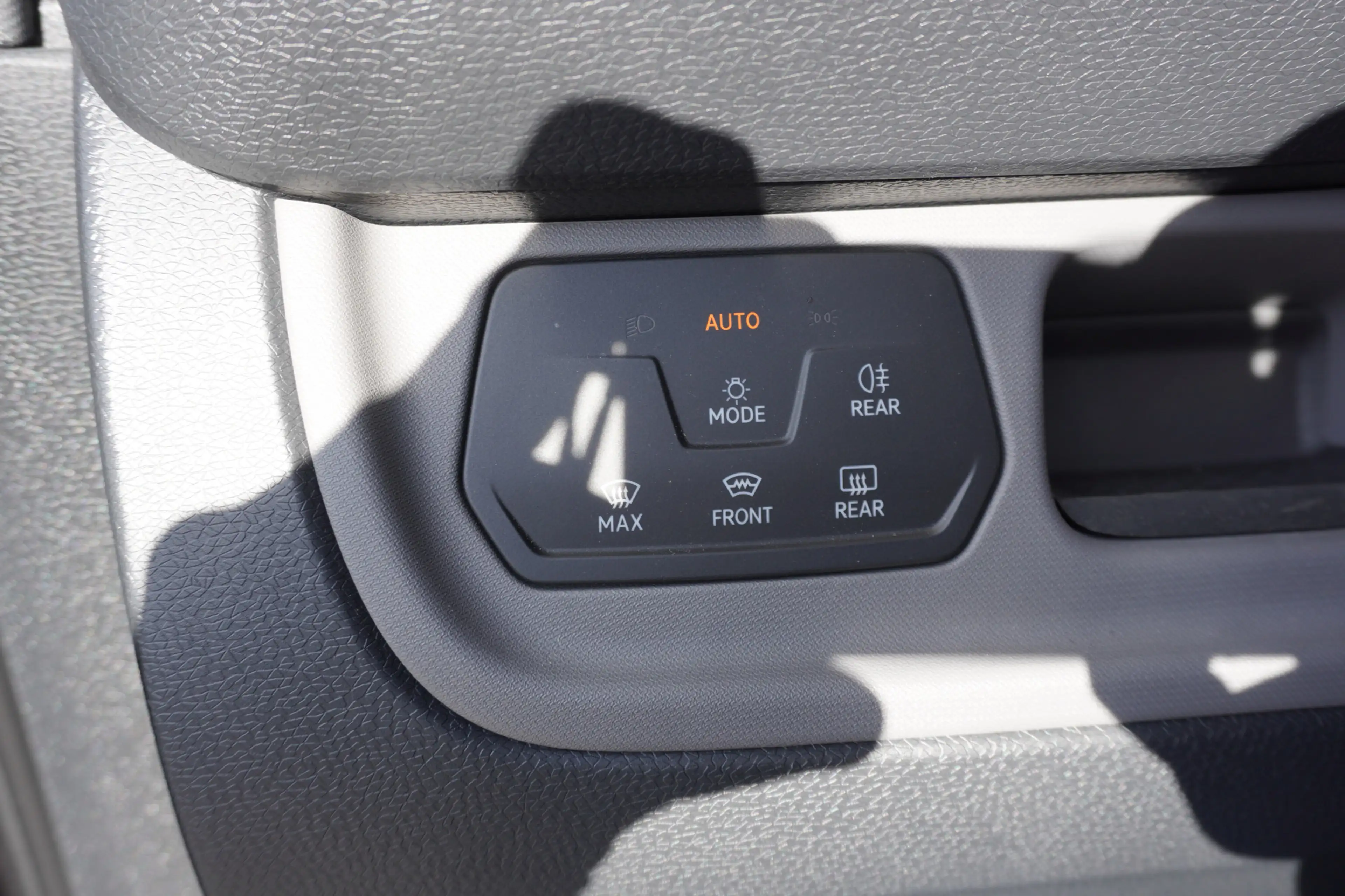 Volkswagen ID. Buzz Cargo 77 kWh 204pk IQ Light Apple carplay camera Parkeer — photo 12