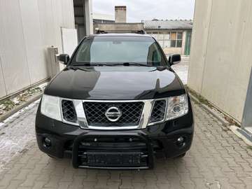 Nissan Pathfinder
3.0 dCi
LE.SHZ.