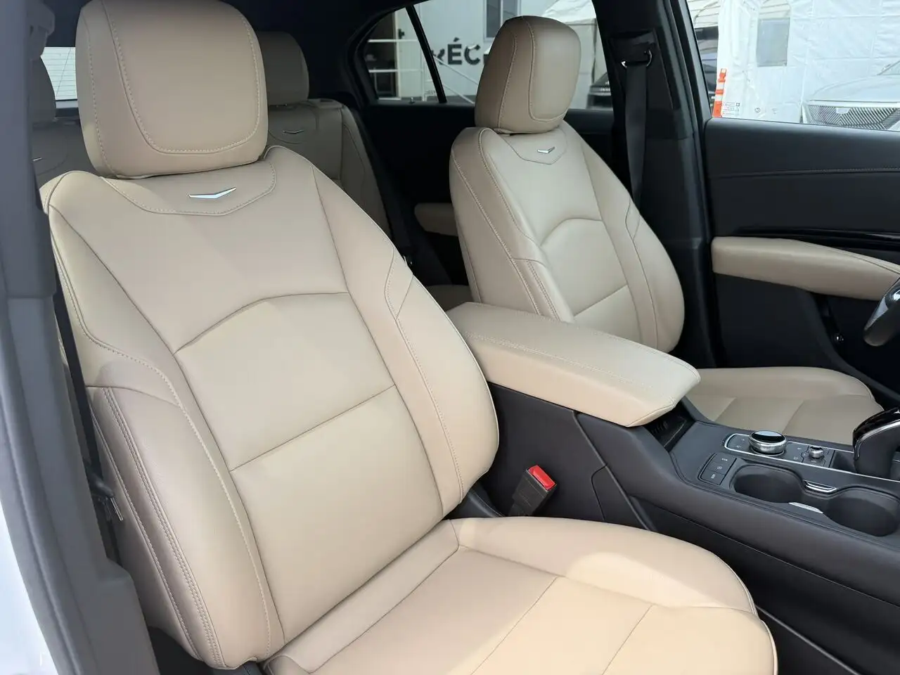 Cadillac XT4 снимка Cadillac XT4
