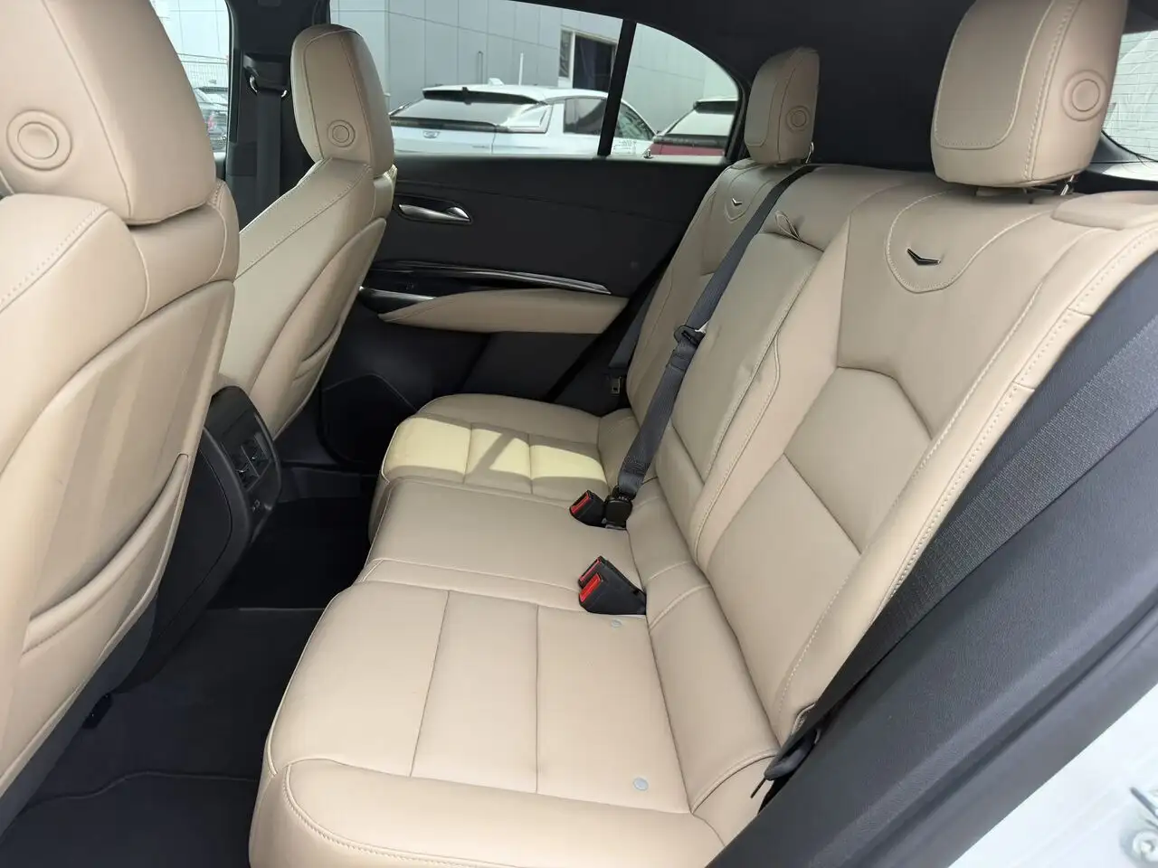 Cadillac XT4 снимка Cadillac XT4