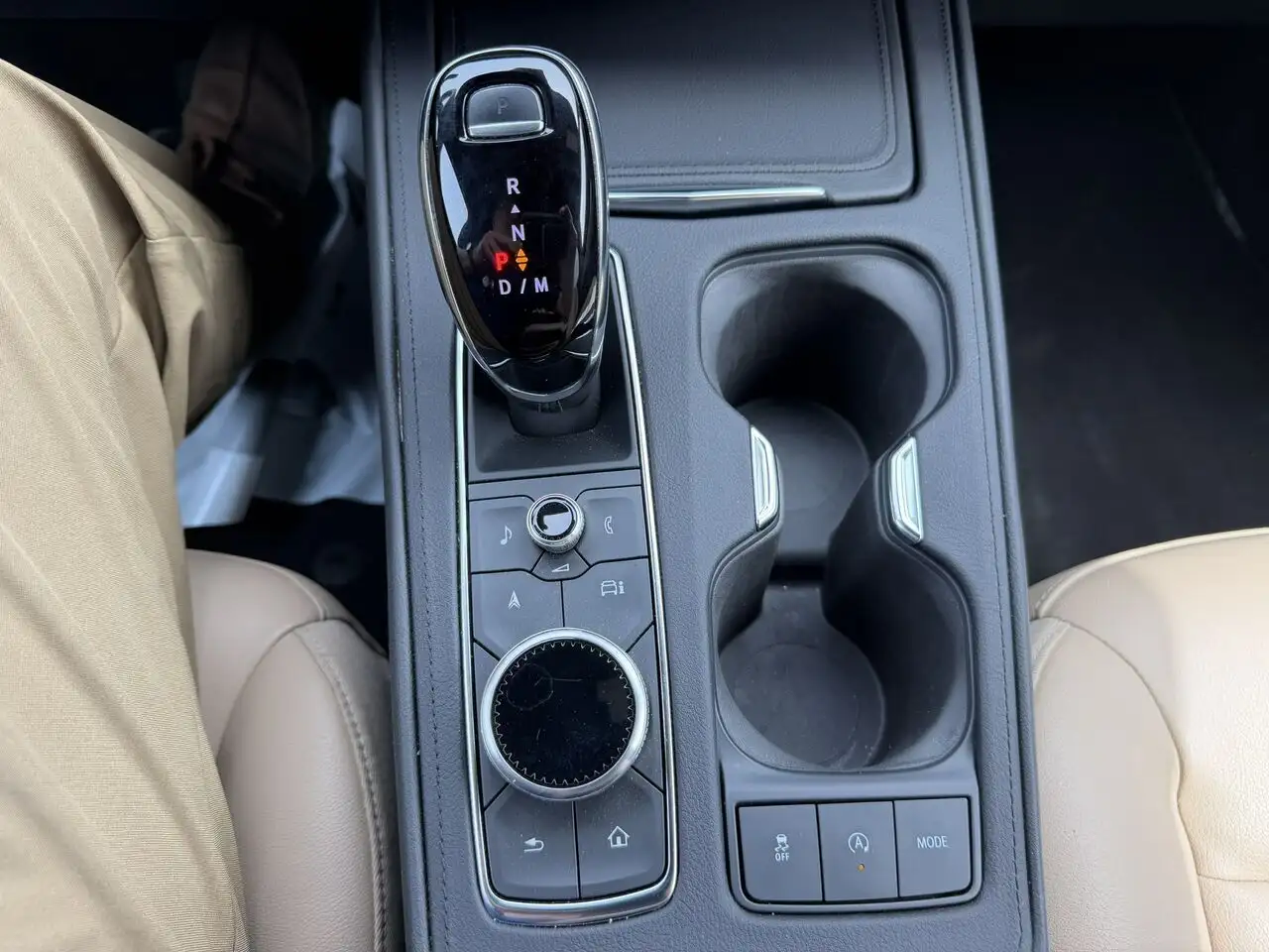 Cadillac XT4 снимка Cadillac XT4