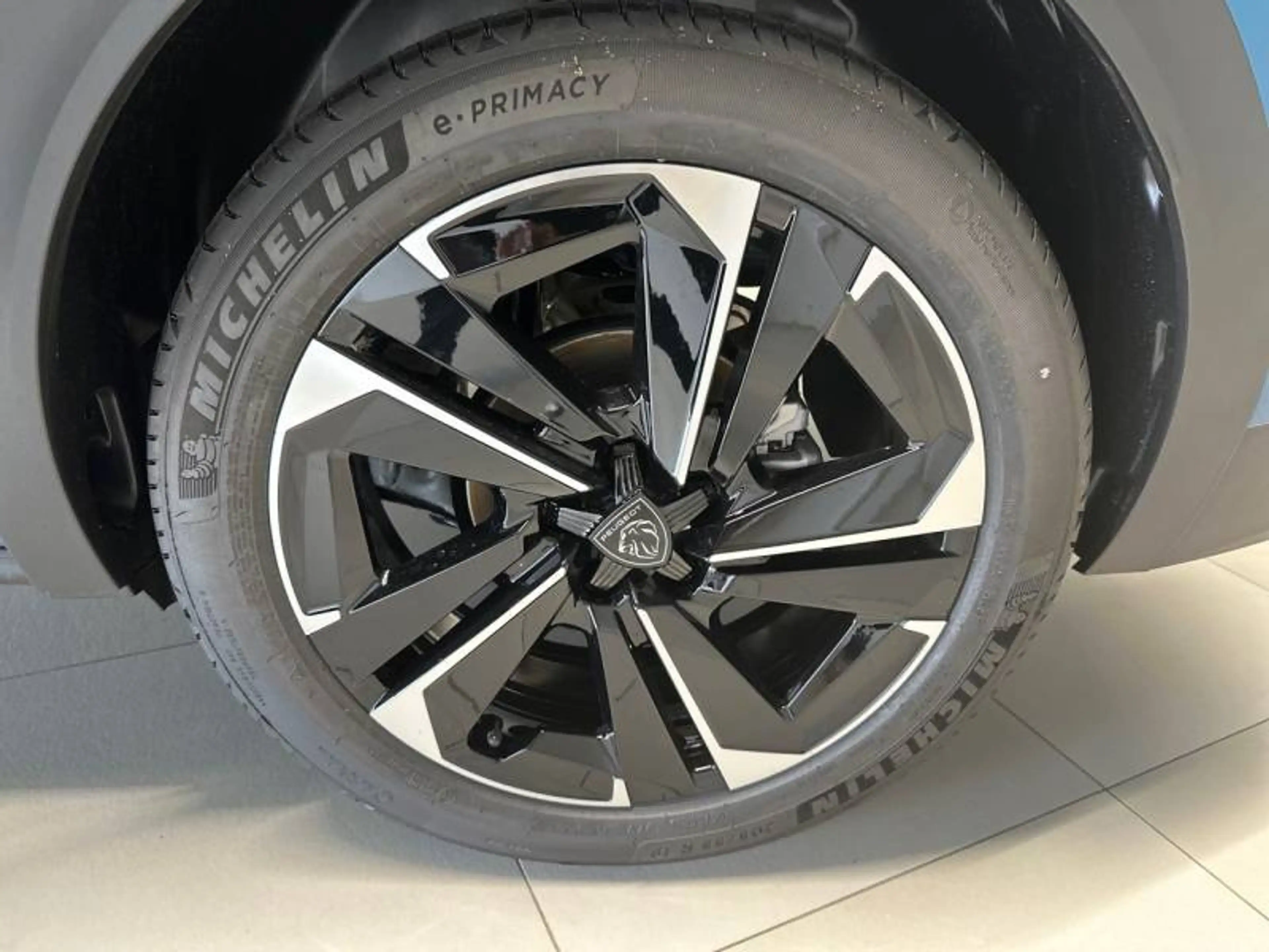 Peugeot 408 1 1.2 PureTech 130 S&S EAT8 Allure — photo 11