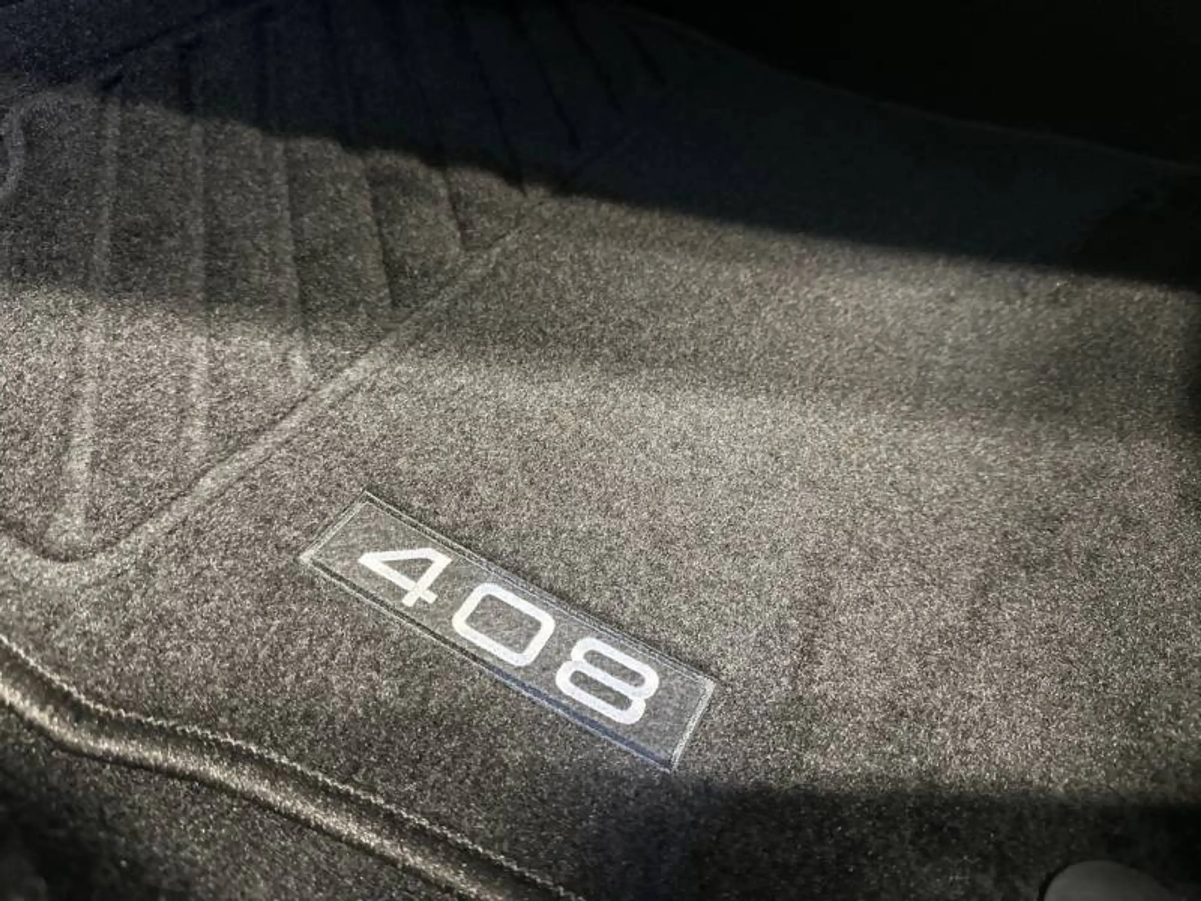 Peugeot 408 1 1.2 PureTech 130 S&S EAT8 Allure — photo 14