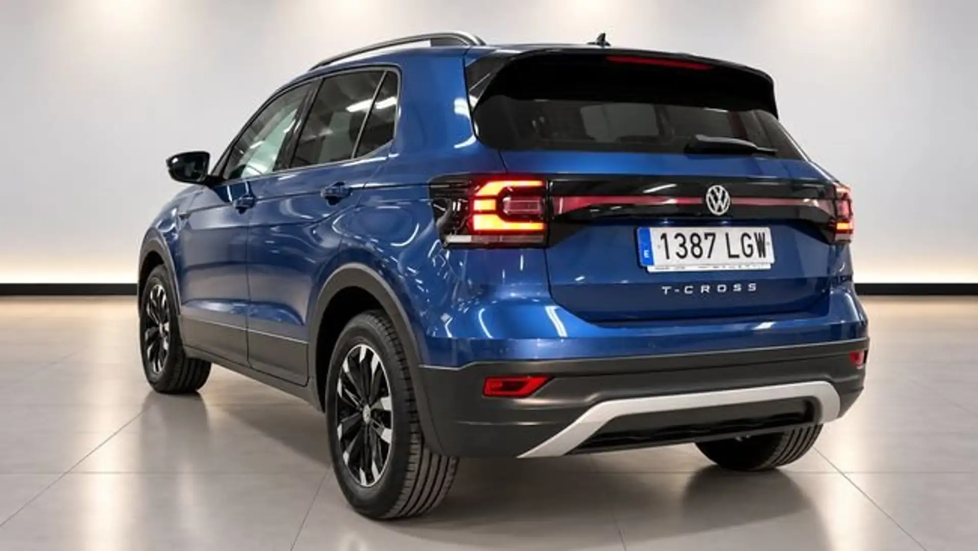 Volkswagen T-Cross 1.0 TSI Advance 85kW Azul - 2
