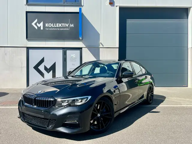 BMW 330 GERESERVEERD - BMW 330e M Pack / Zwart Metallic / 19” M Velgen / Plug-in Hybride / BTW Wagen / Garantie