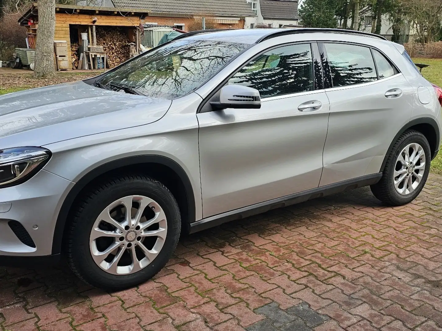 Mercedes-Benz GLA 220 d 7G-DCT Style Argent - 1