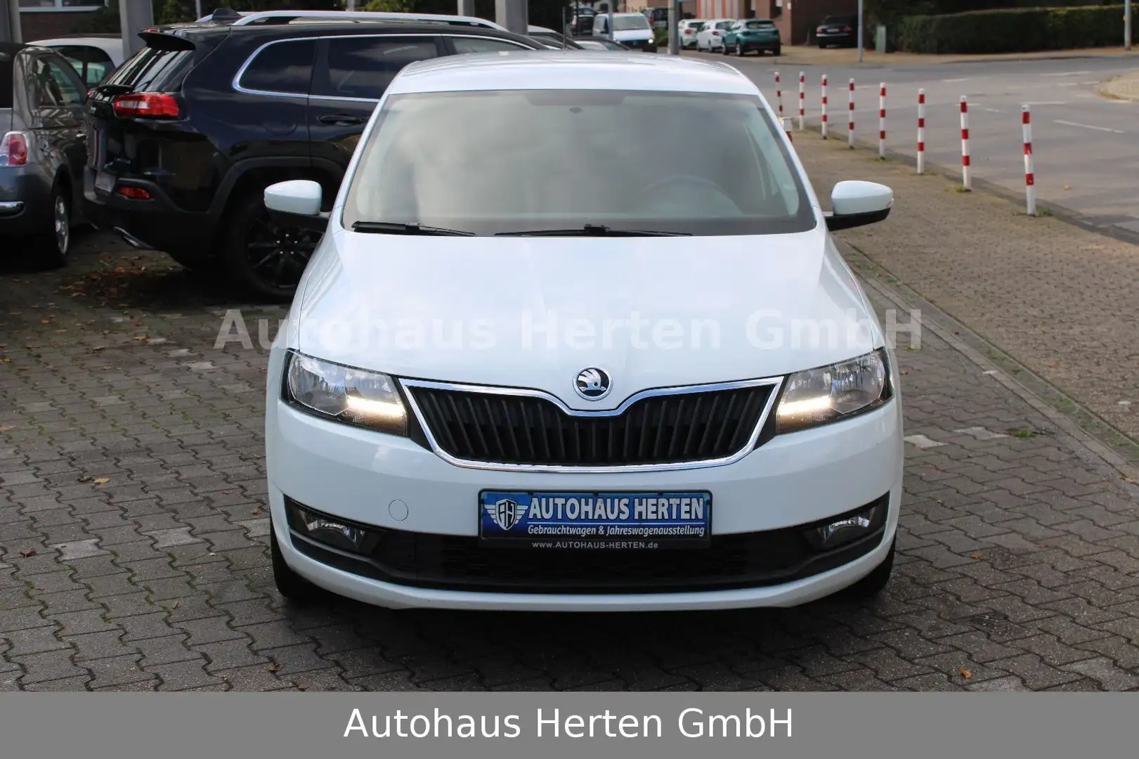 Skoda Rapid/Spaceback 1.0 TSI Ambition*LIMO*AUTOMATIK*KAMERA*EU6 Weiß - 2