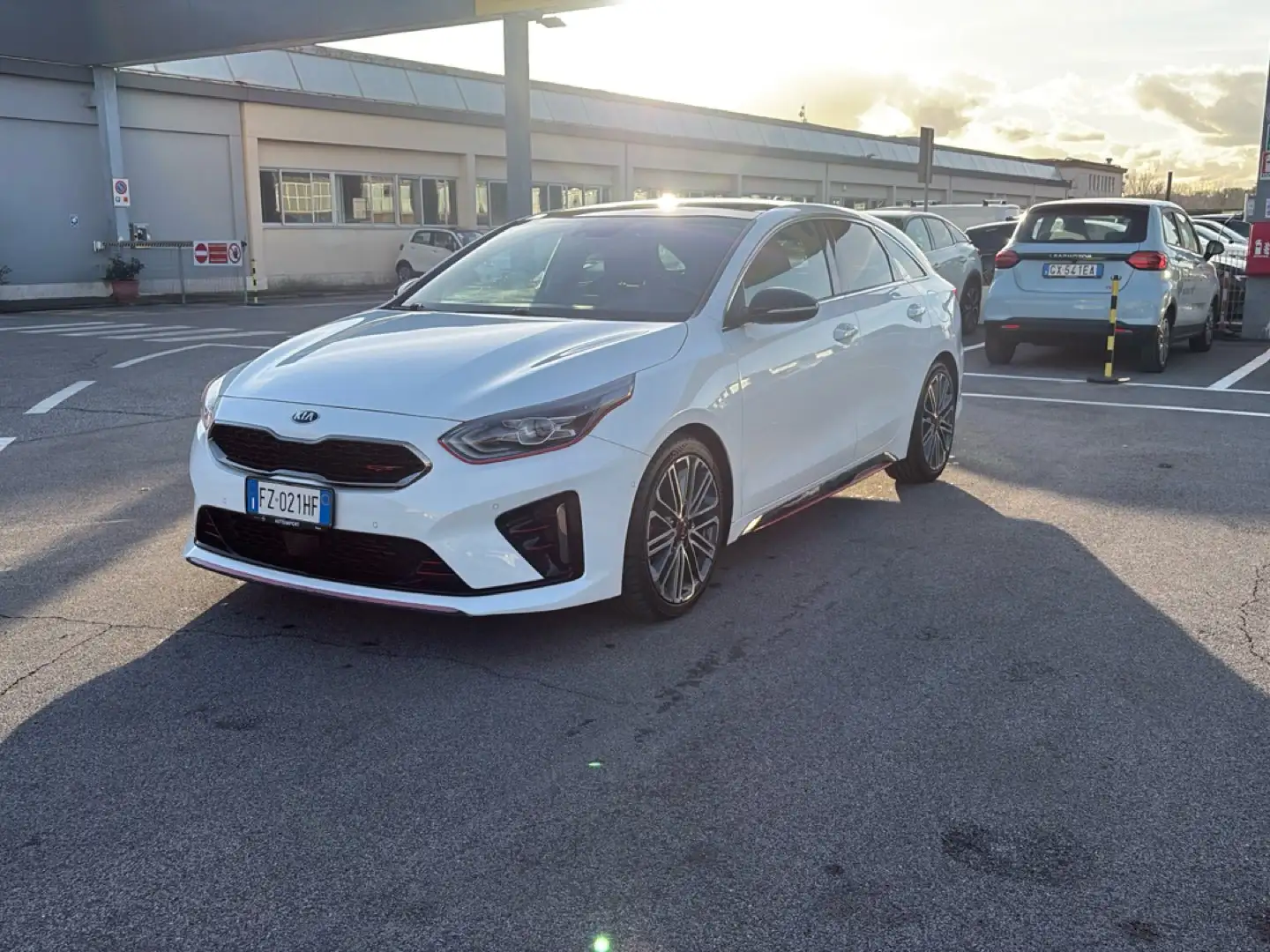 Kia ProCeed / pro_cee'd ProCeed 1.6 T-GDI DCT GT Blanc - 1