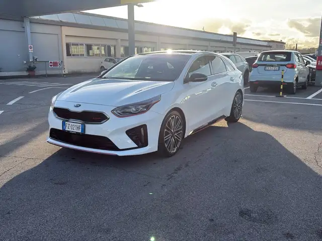 Kia ProCeed / pro_cee'd ProCeed 1.6 T-GDI DCT GT