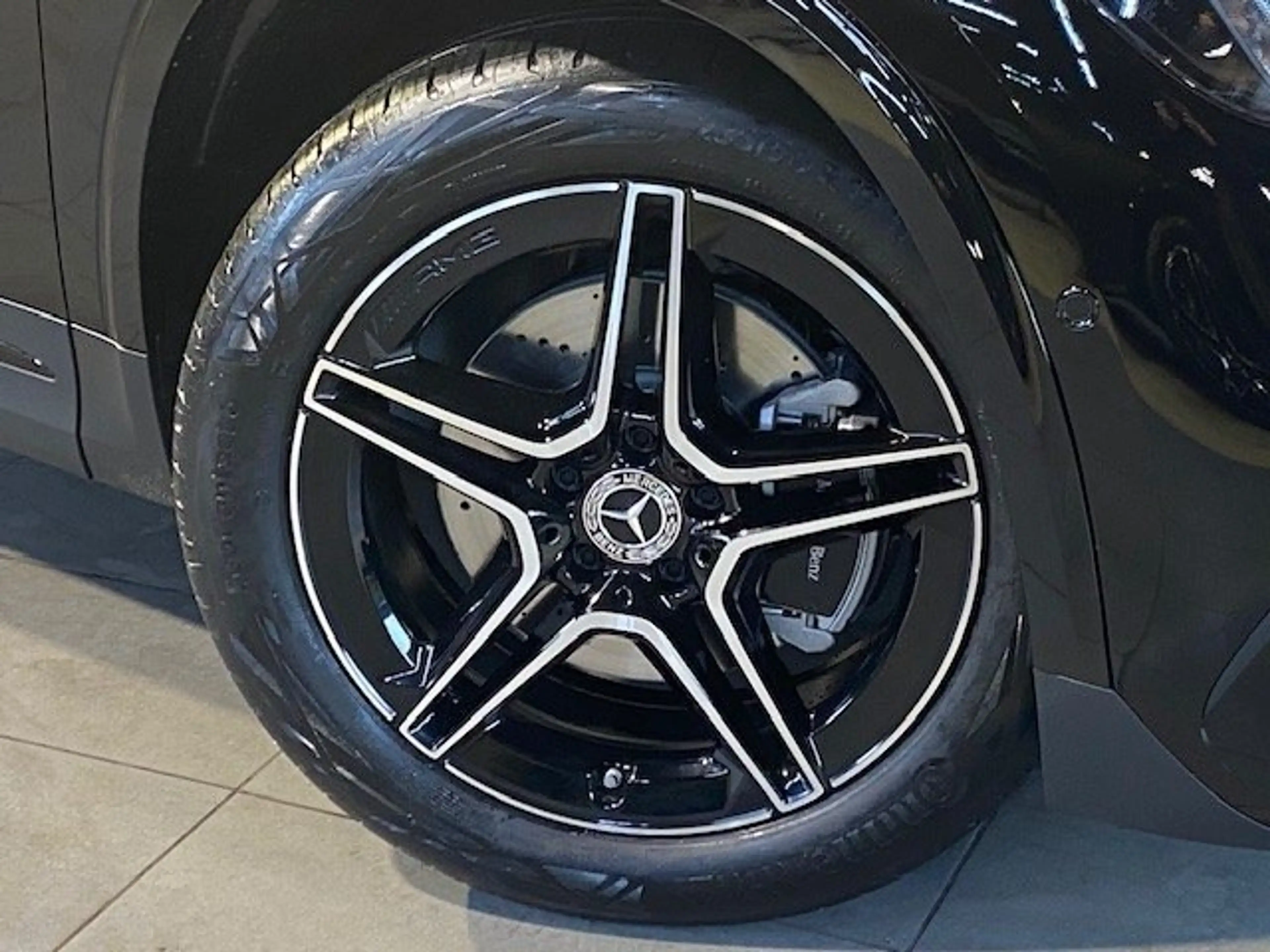 Mercedes-Benz GLA 200 d AMG Night 19"/Pano/AHK/Sound/Totw/Ambi — photo 3