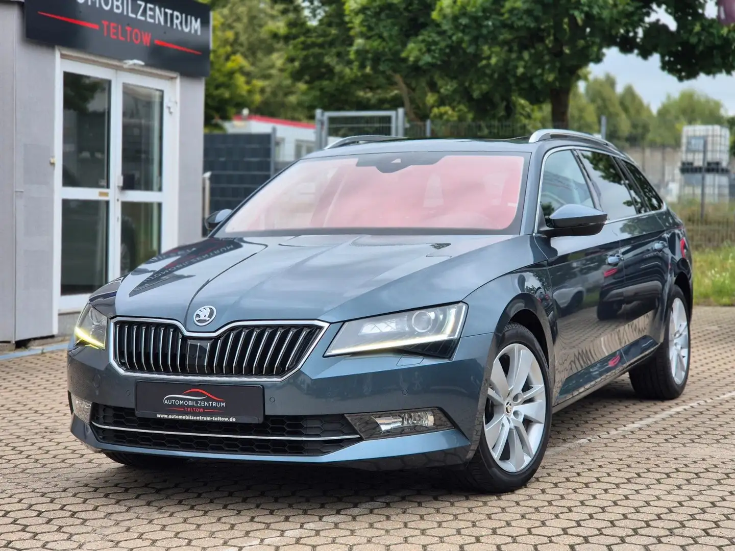 Skoda Superb Combi 1.4 TSI ACT Style DSG Columbus Navi Gris - 1