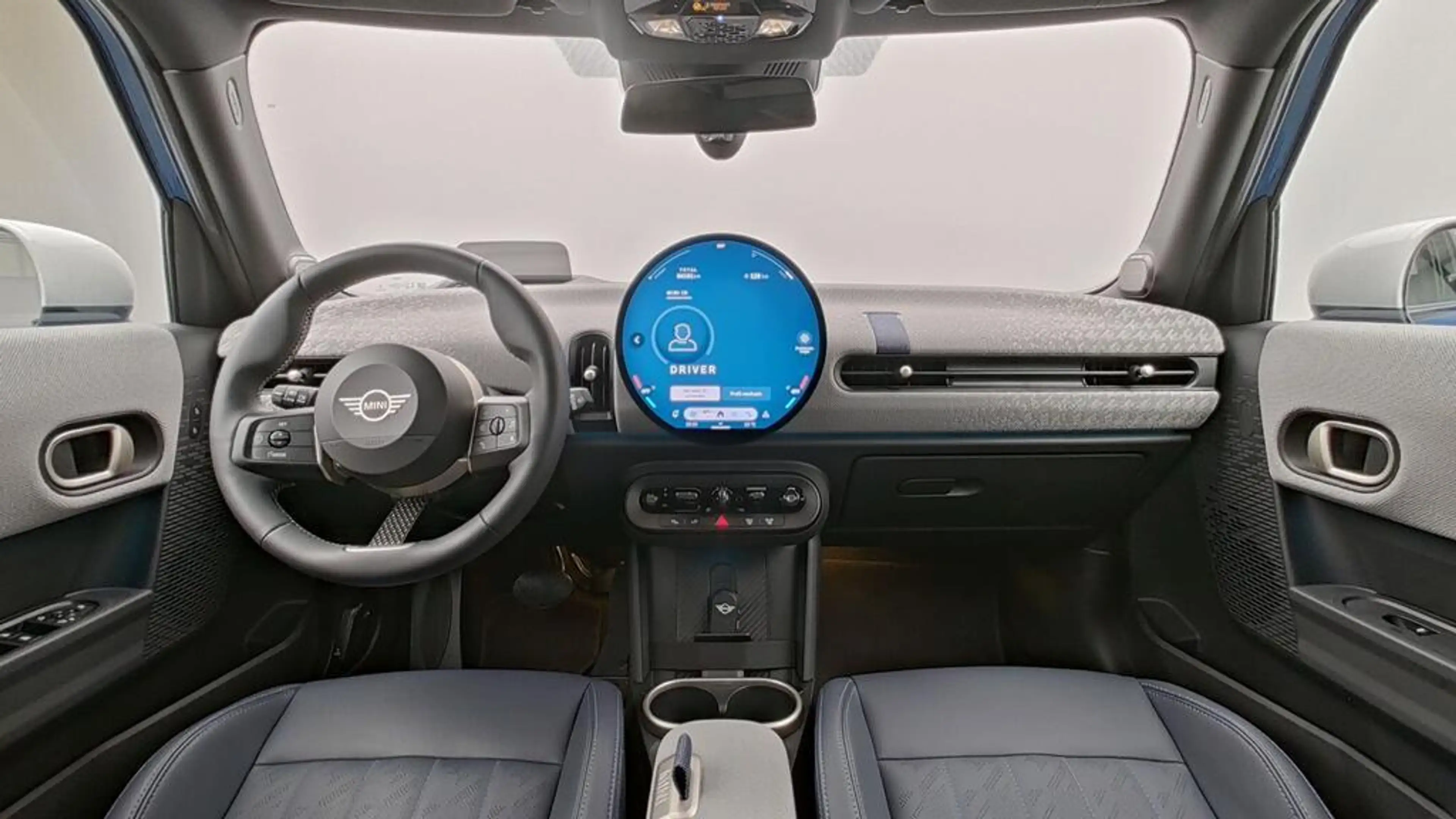 MINI Cooper C Favoured Trim — photo 13