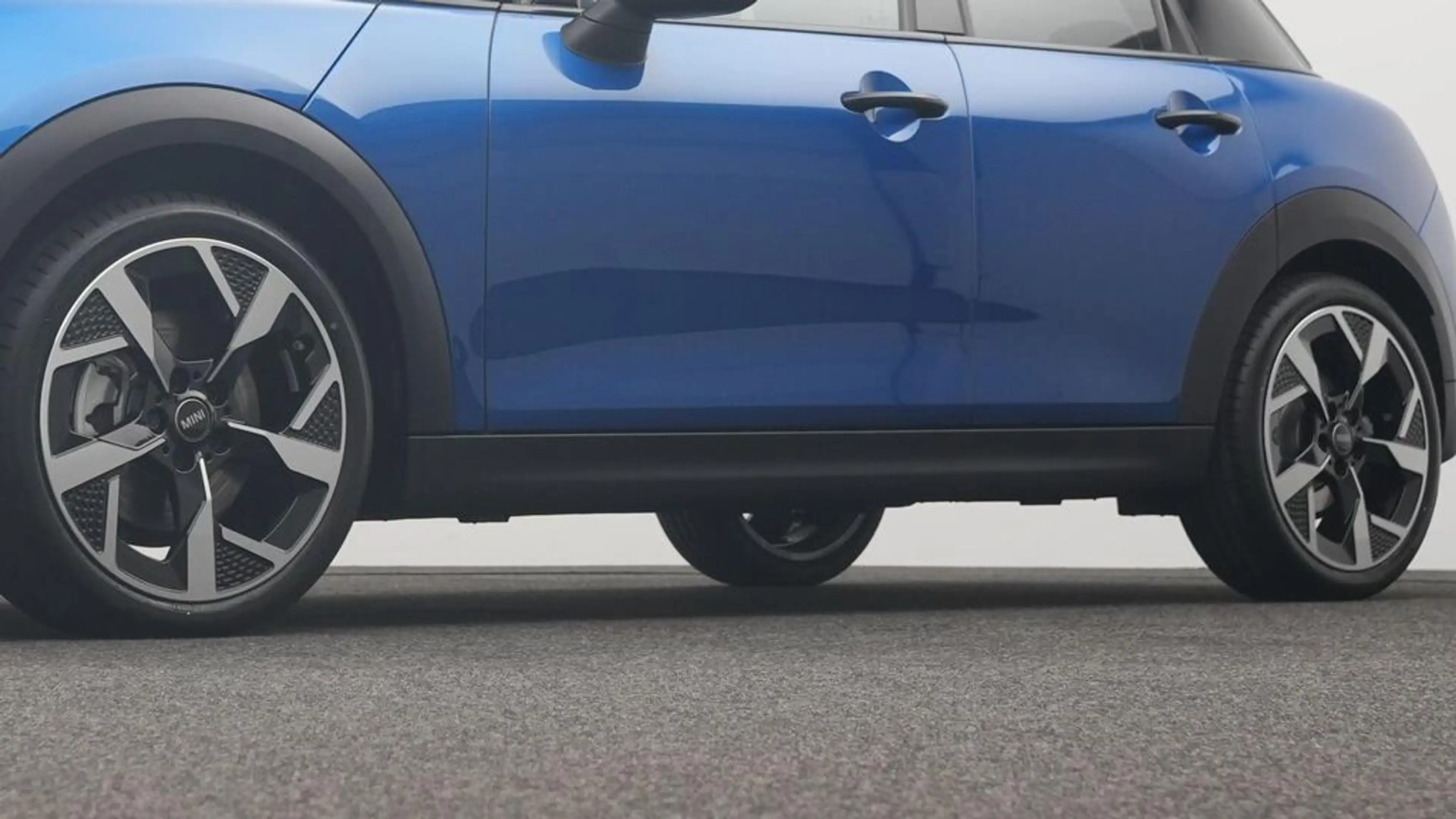 MINI Cooper C Favoured Trim — photo 17