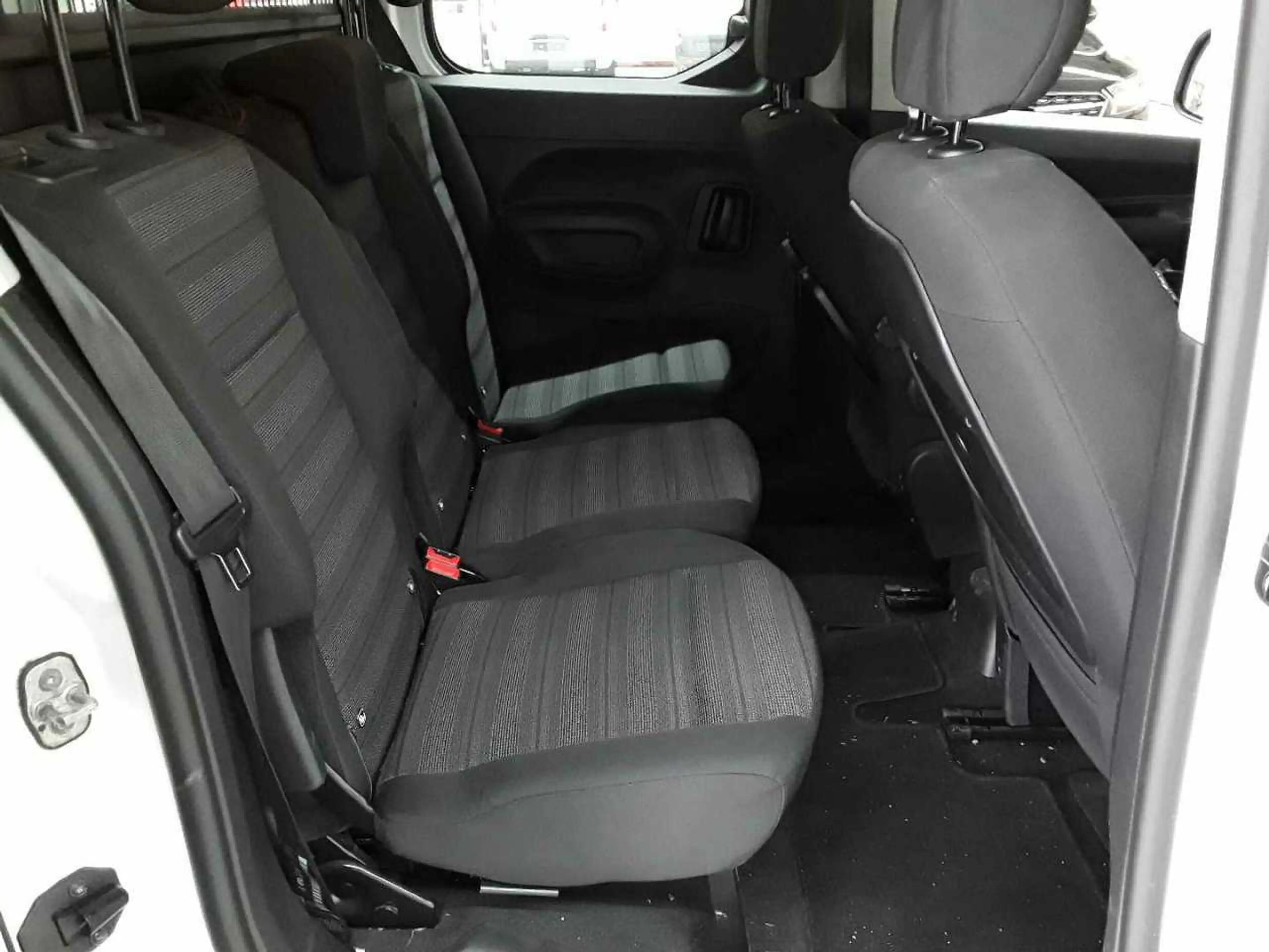 Opel Combo Combo Life 1.2 Turbo Edition CarPlay RFK — photo 14