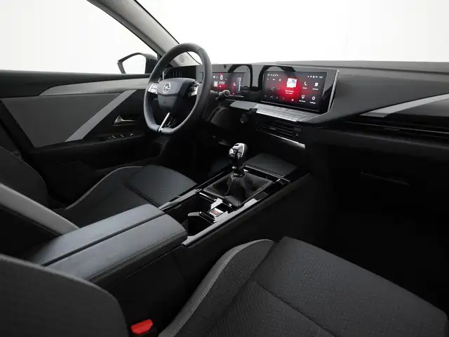 Opel Astra view 2
