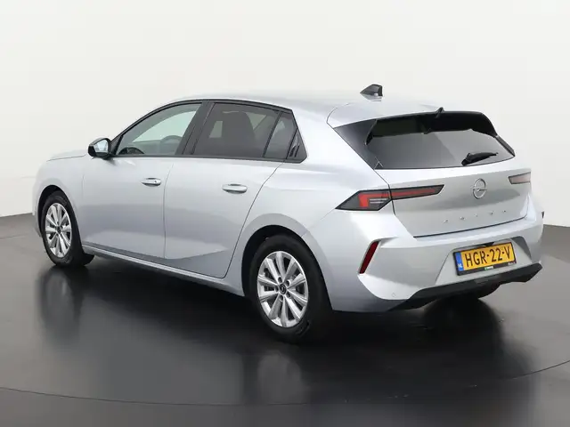 Opel Astra view 7