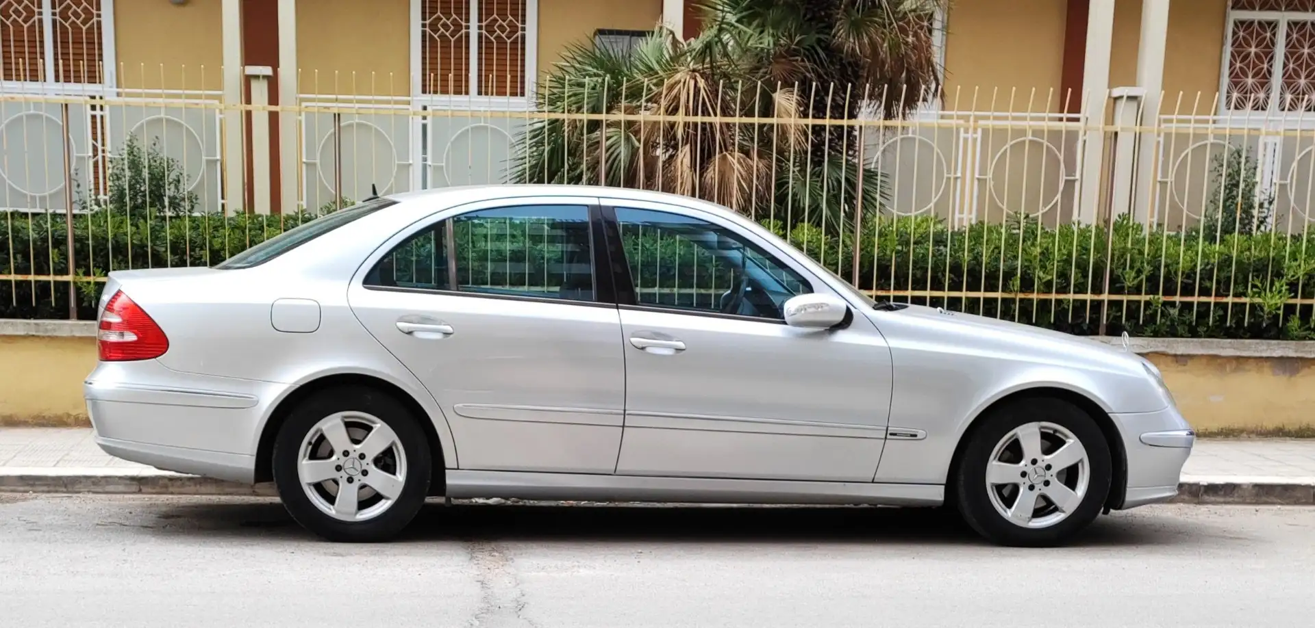 Mercedes-Benz 280 avangarde - 2