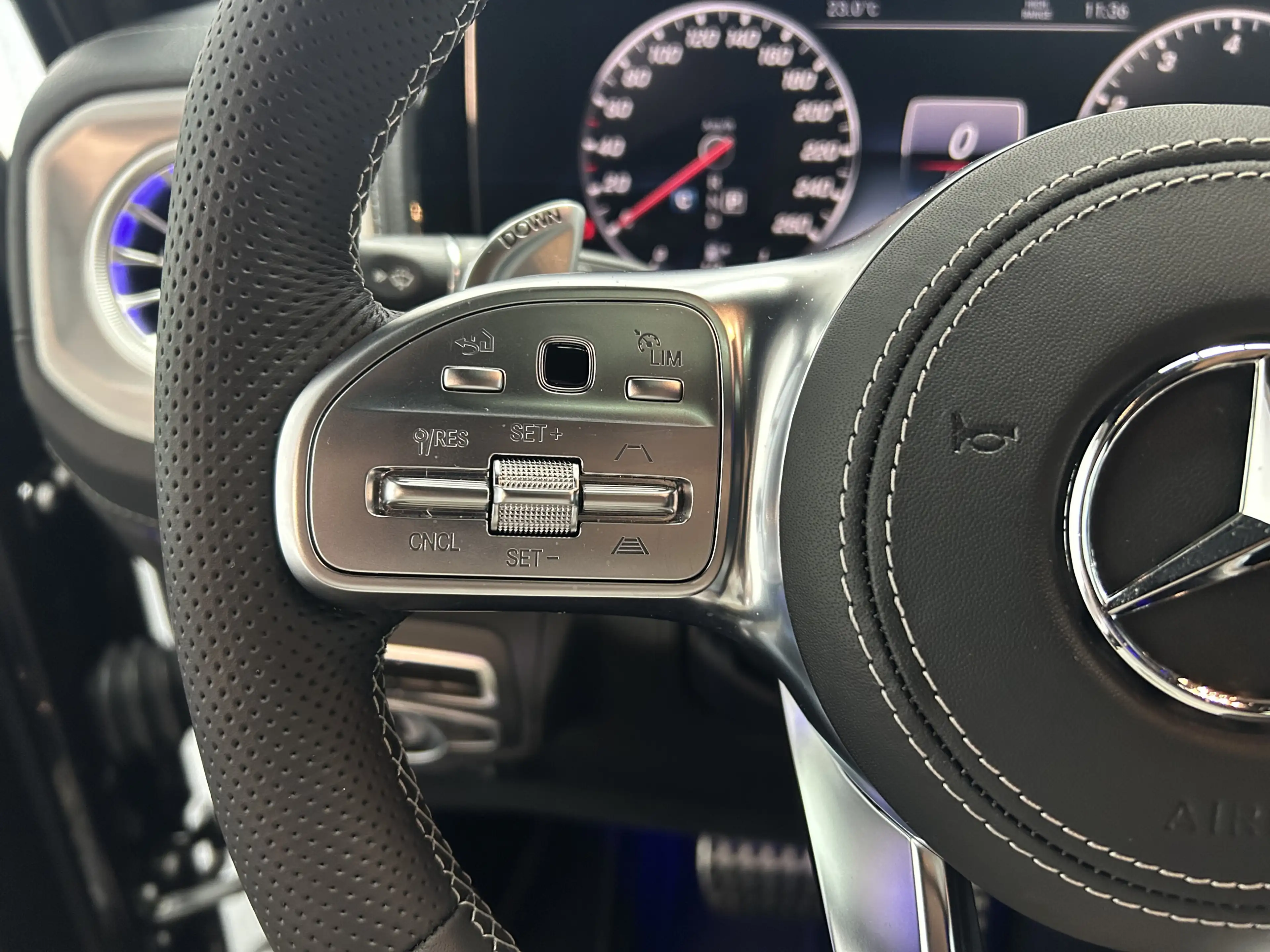 Mercedes-Benz G 500 AMG Paket Widescreen Pano Burmester R.Cam — photo 13