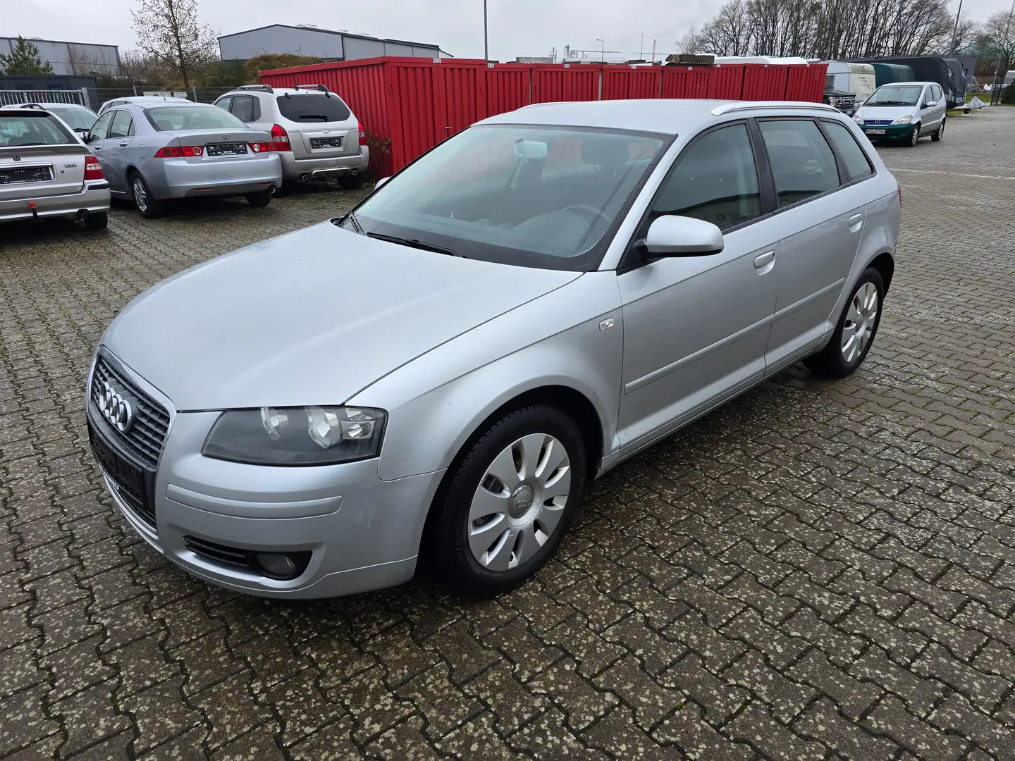 Audi A3 1.6 Attraction Silber - 1