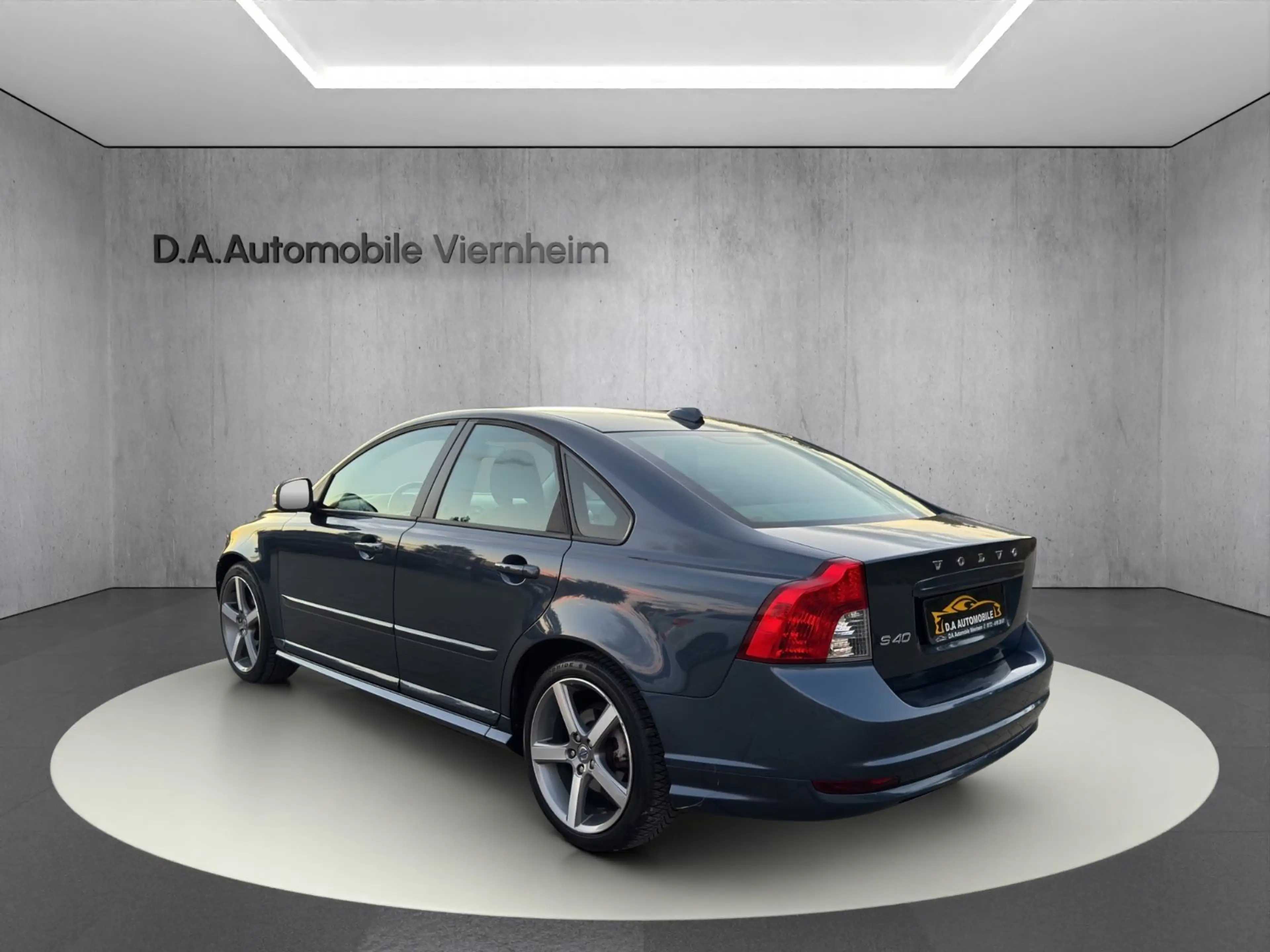 Volvo S40 Lim. 2.0 D Edition R-Design°Automatik°Klima° — photo 4
