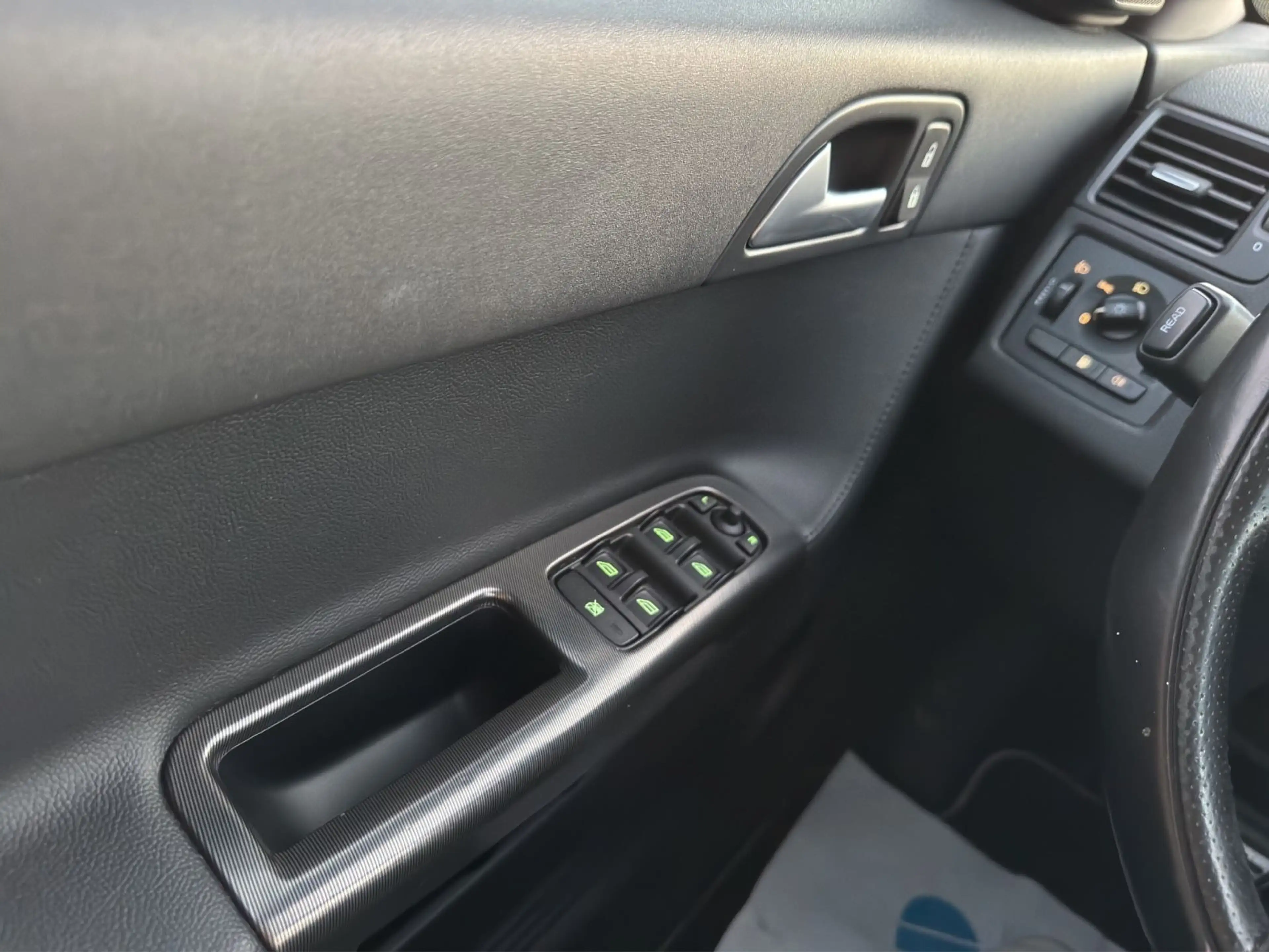 Volvo S40 Lim. 2.0 D Edition R-Design°Automatik°Klima° — photo 12