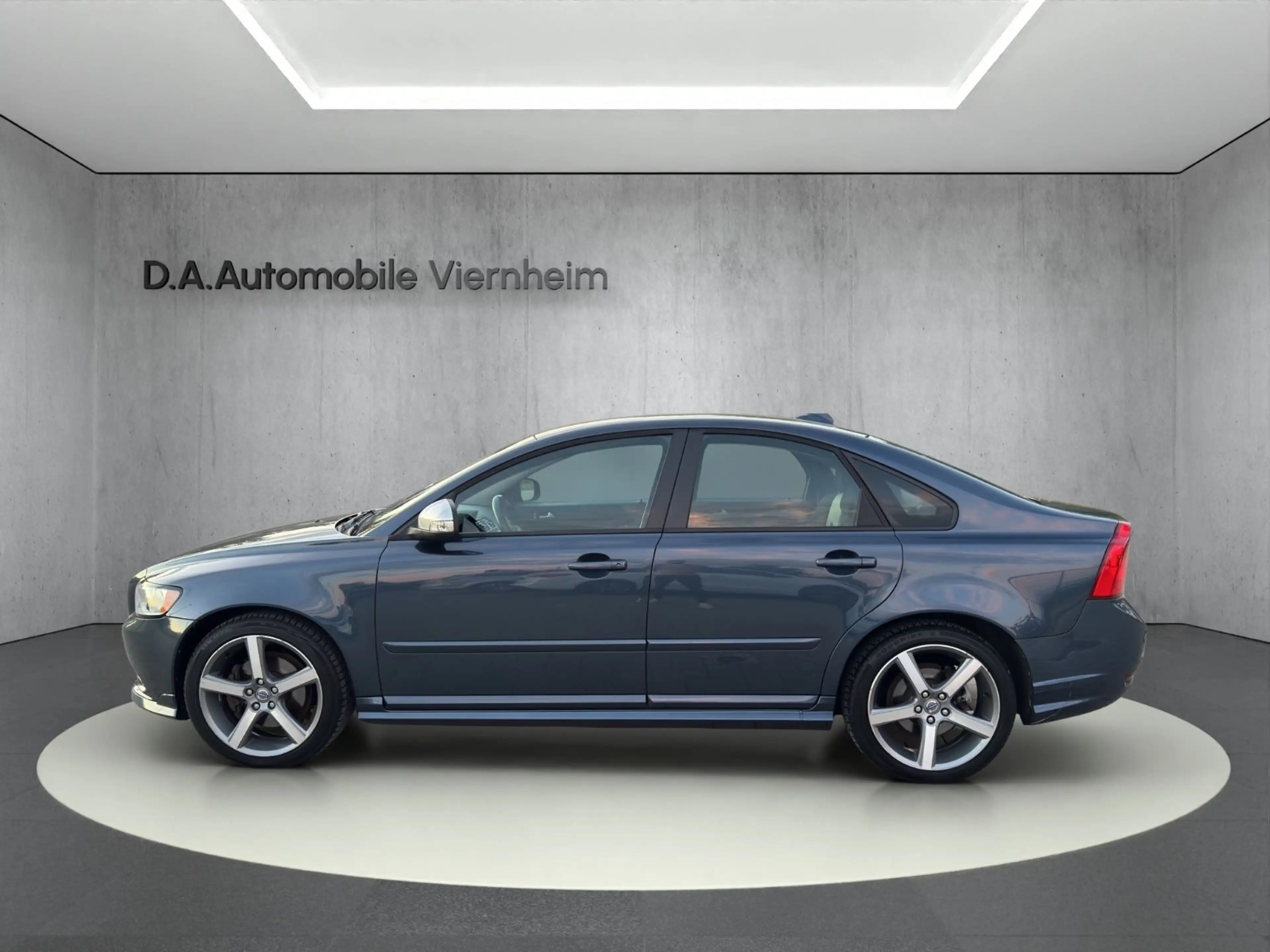 Volvo S40 Lim. 2.0 D Edition R-Design°Automatik°Klima° — photo 3