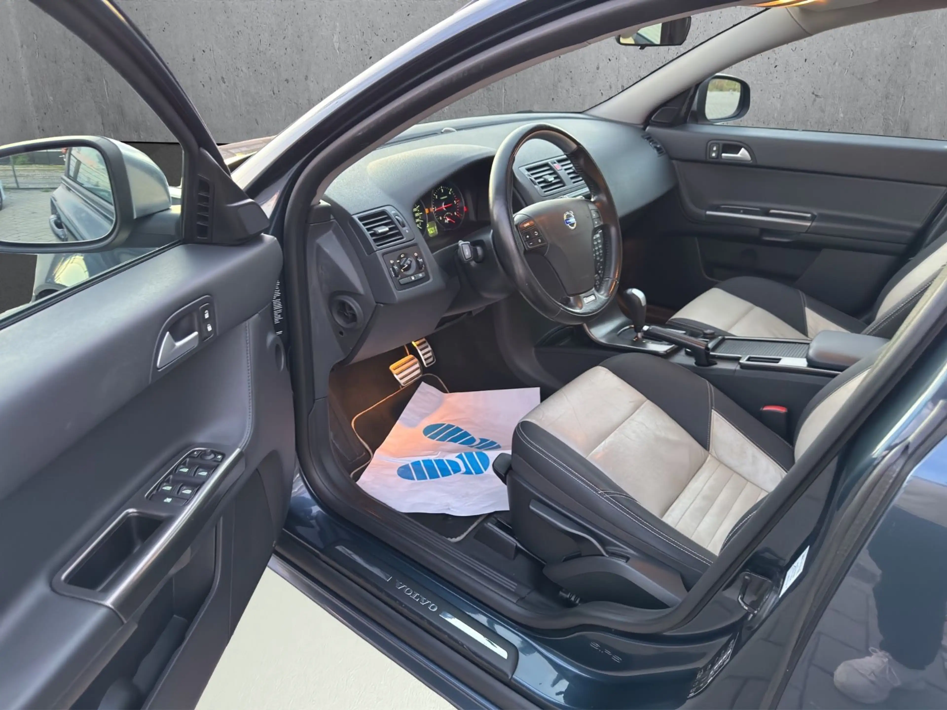 Volvo S40 Lim. 2.0 D Edition R-Design°Automatik°Klima° — photo 9