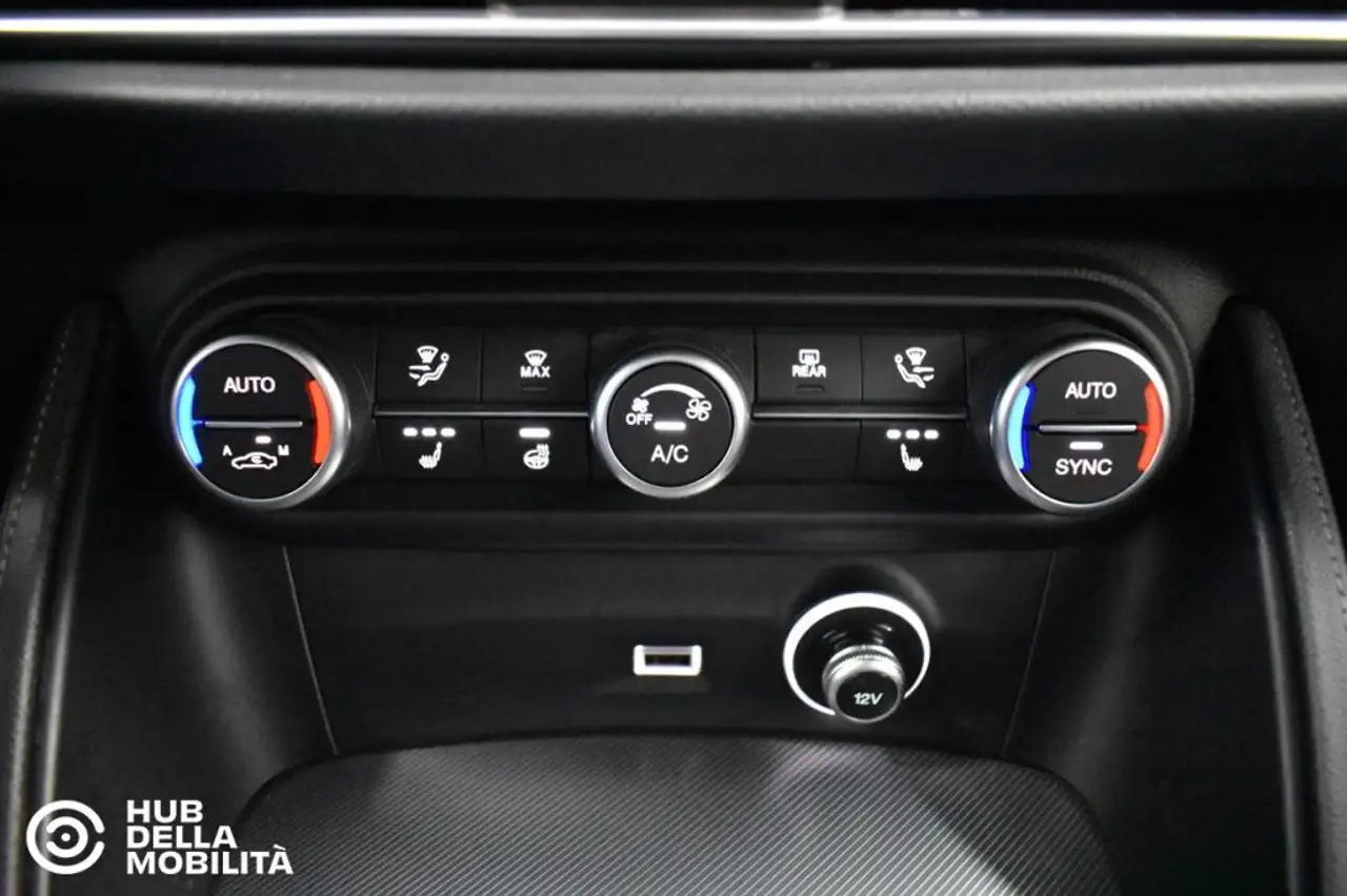 Alfa Romeo Stelvio 2024 — фото 12
