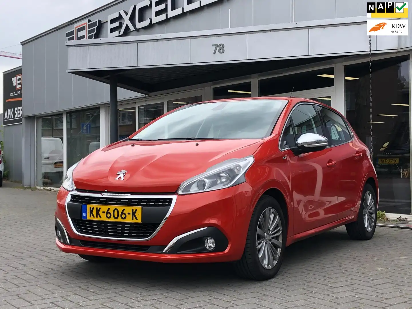 Peugeot 208 1.6 BlueHDi Blue Lease Executive-5Deurs-Navi-ECC Orange - 1