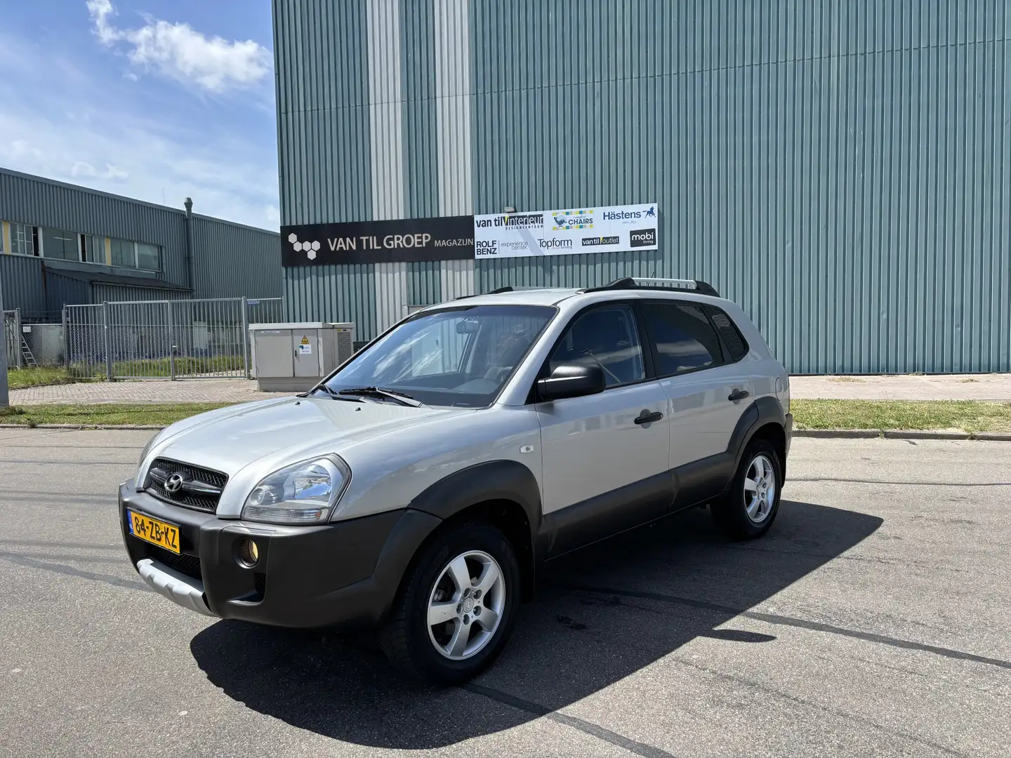 Hyundai TUCSON 2.0-16V Active 142 PK. Zilver - 1