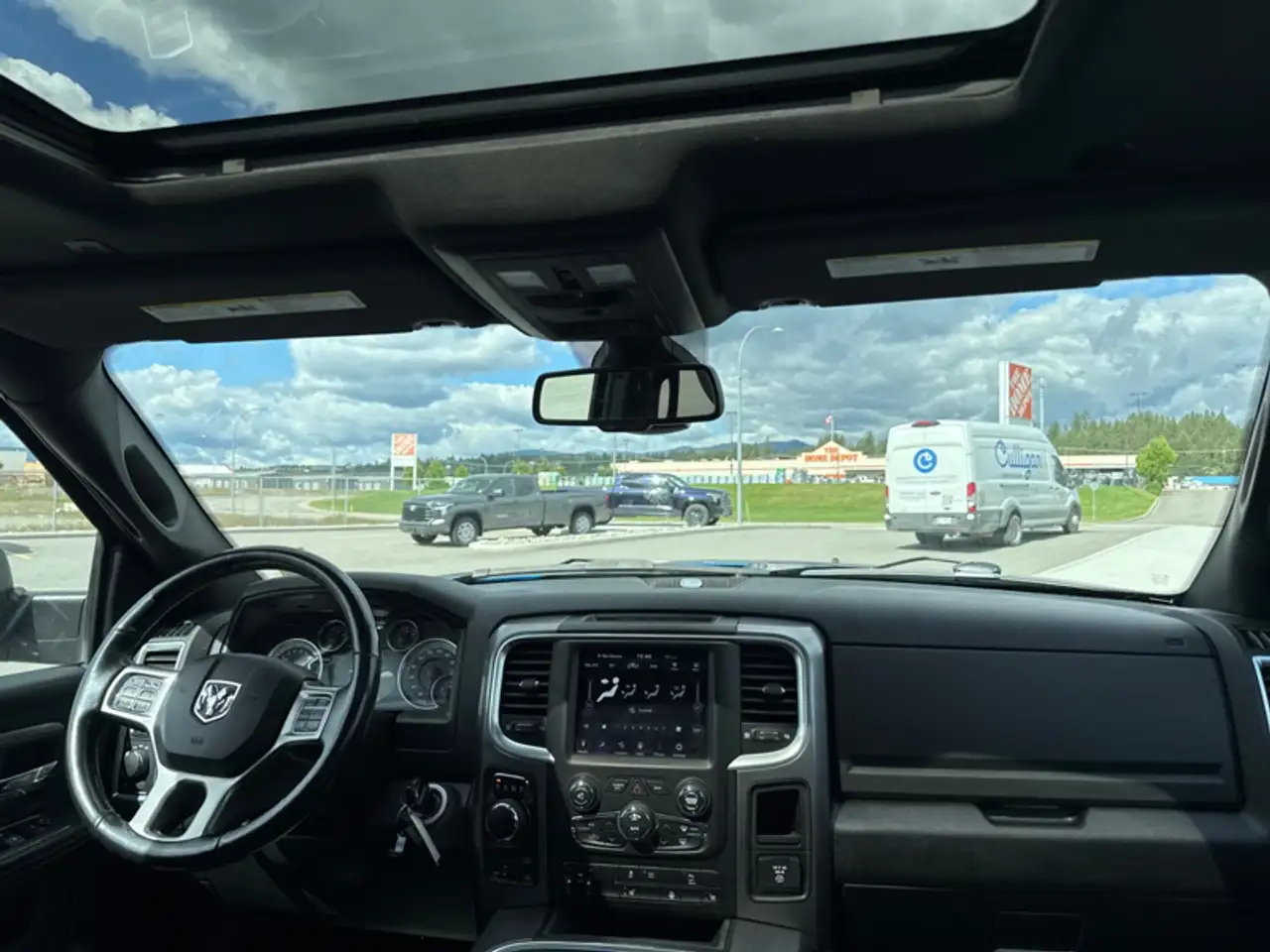 RAM 1500 снимка RAM 1500