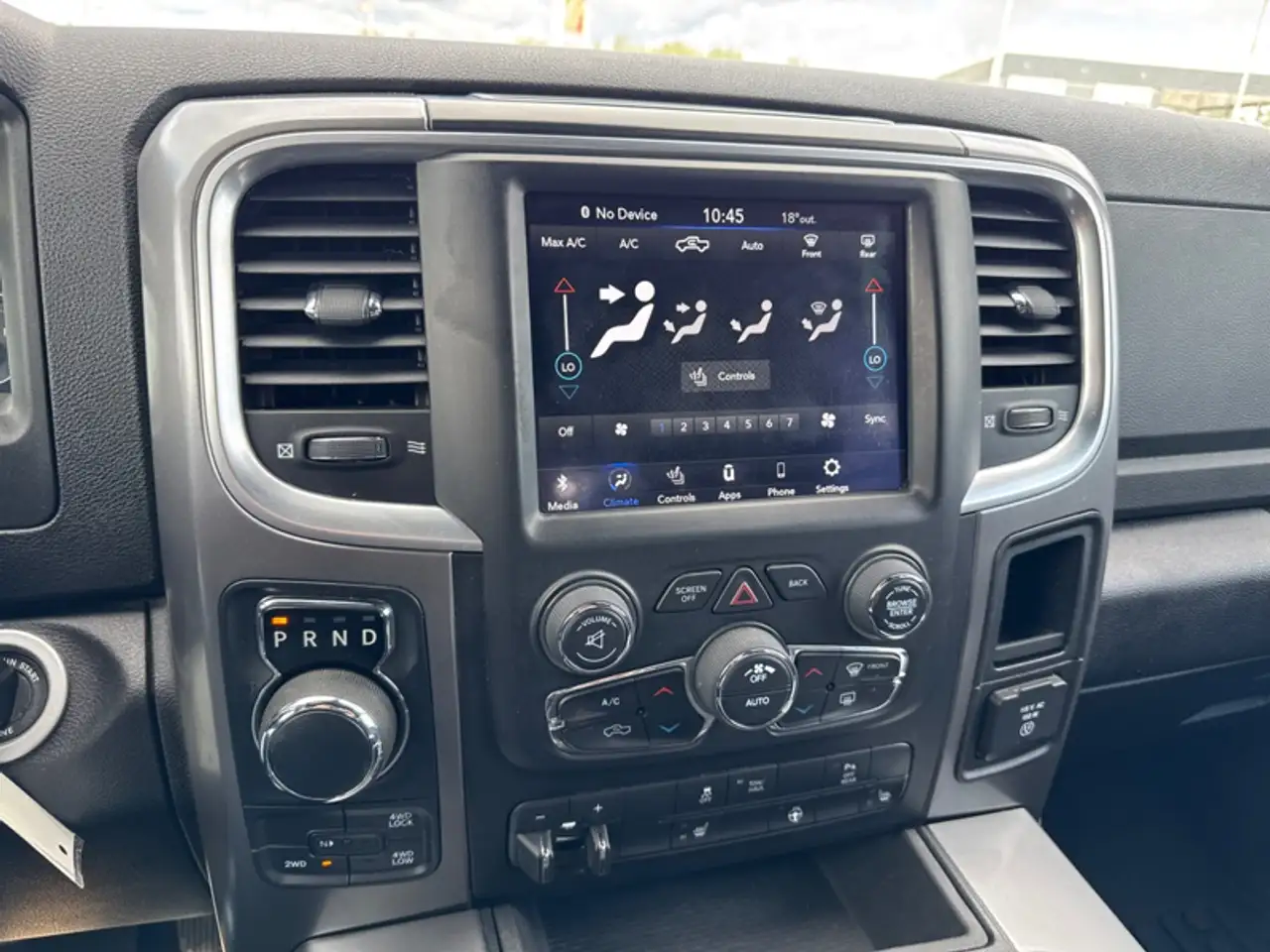 RAM 1500 снимка RAM 1500