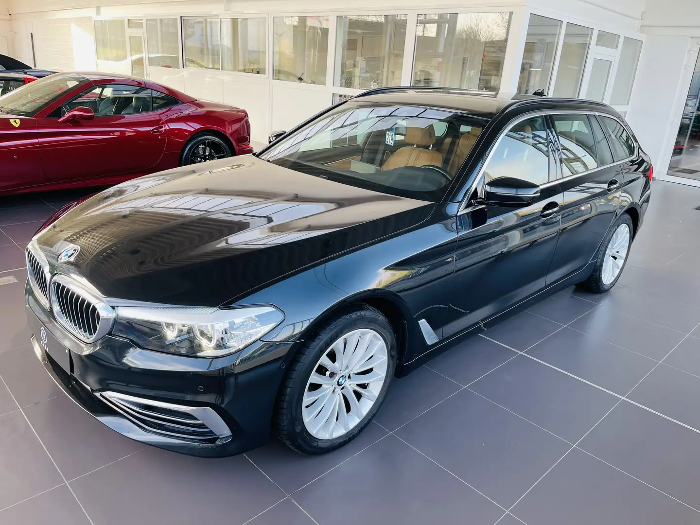 BMW 518 dA ** GARANTIE + LUXURY LINE + LED + GPS + CUIR ** Noir - 2