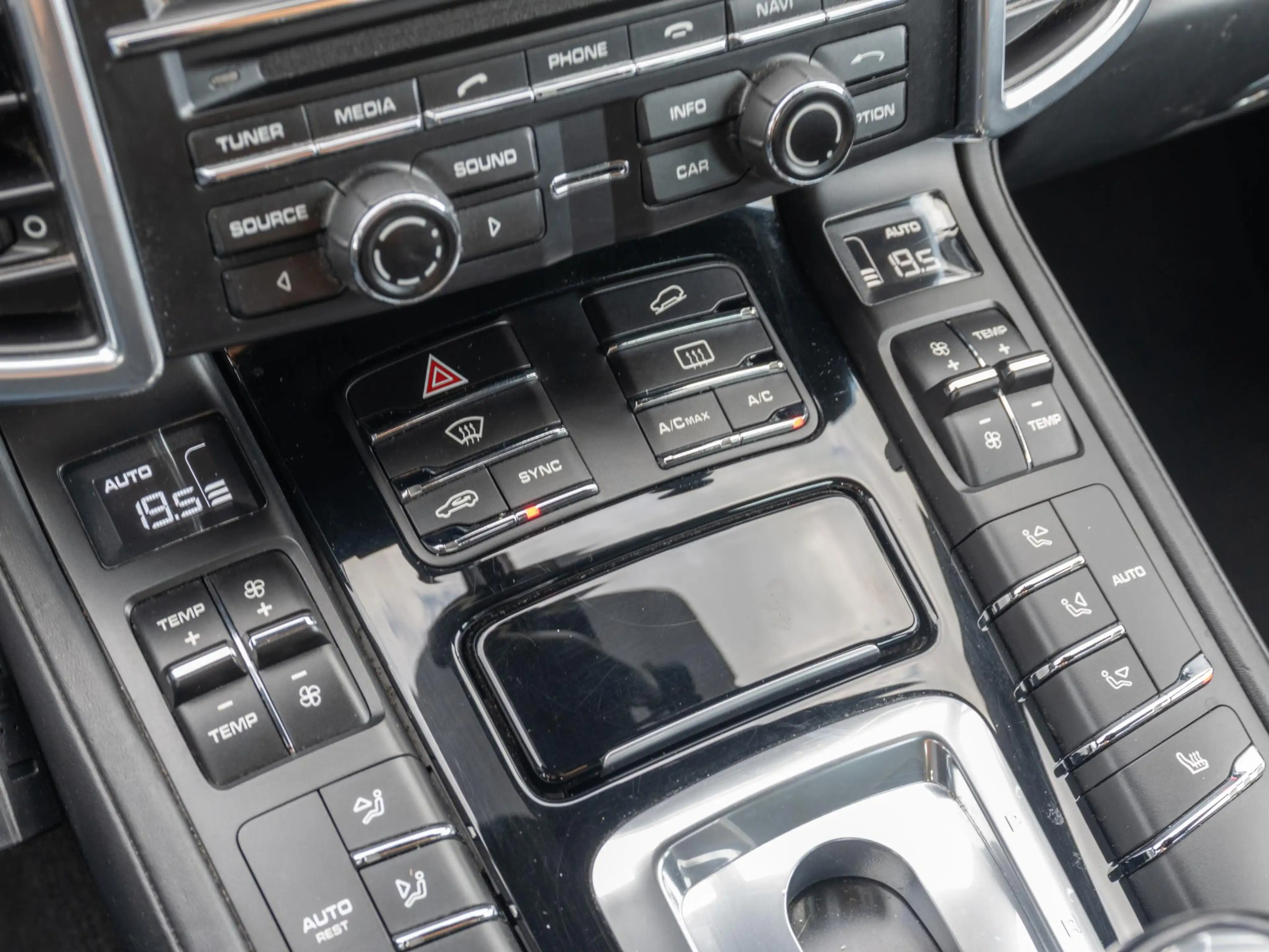 Porsche Cayenne 3.0 S E-Hybrid | Lucht | Memory | Trekhaak — photo 33
