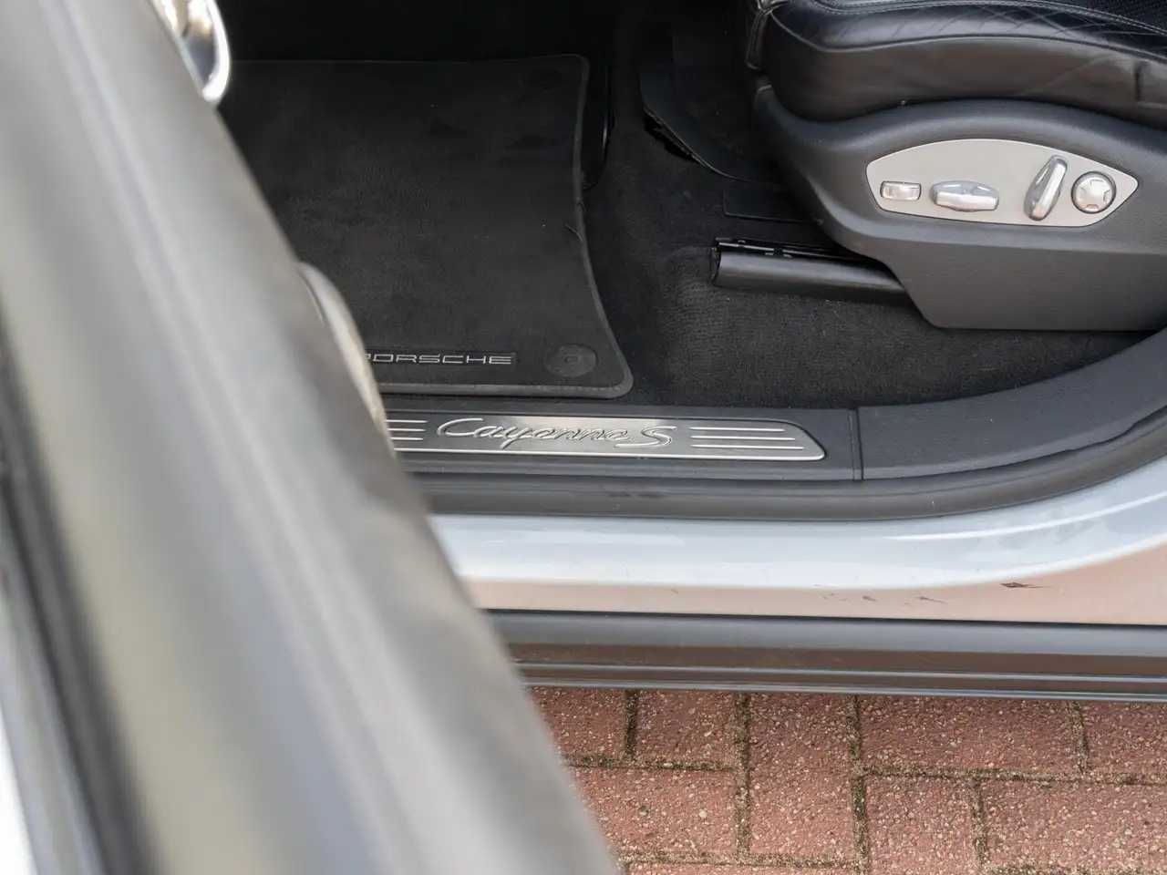 PORSCHE CAYENNE 3.0 S E-HYBRID - 416 ch