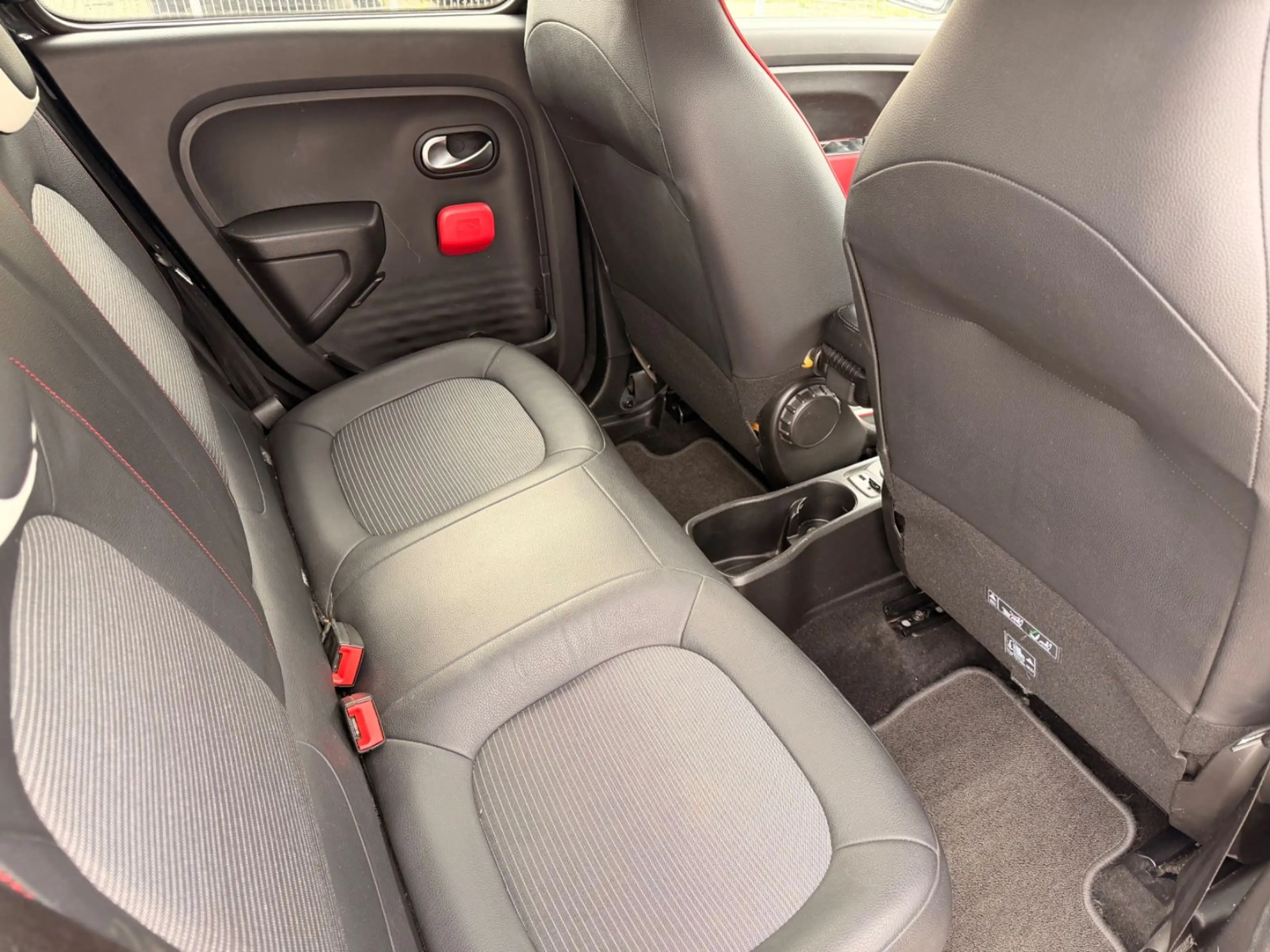 Renault Twingo Energy Intens Sportpaket Kamera Navi Lede — photo 12
