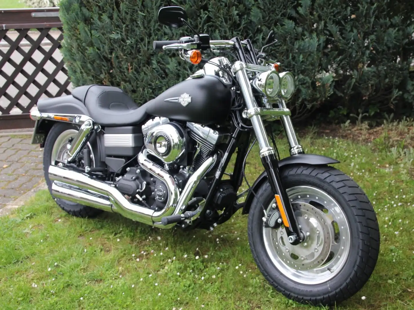Harley-Davidson Fat Bob Schwarz - 1