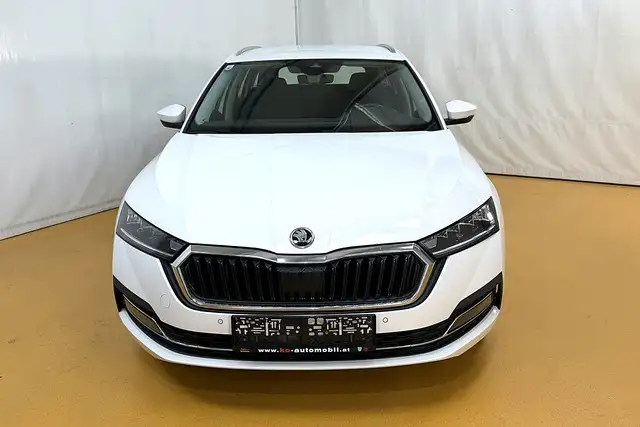 Skoda Octavia view 12