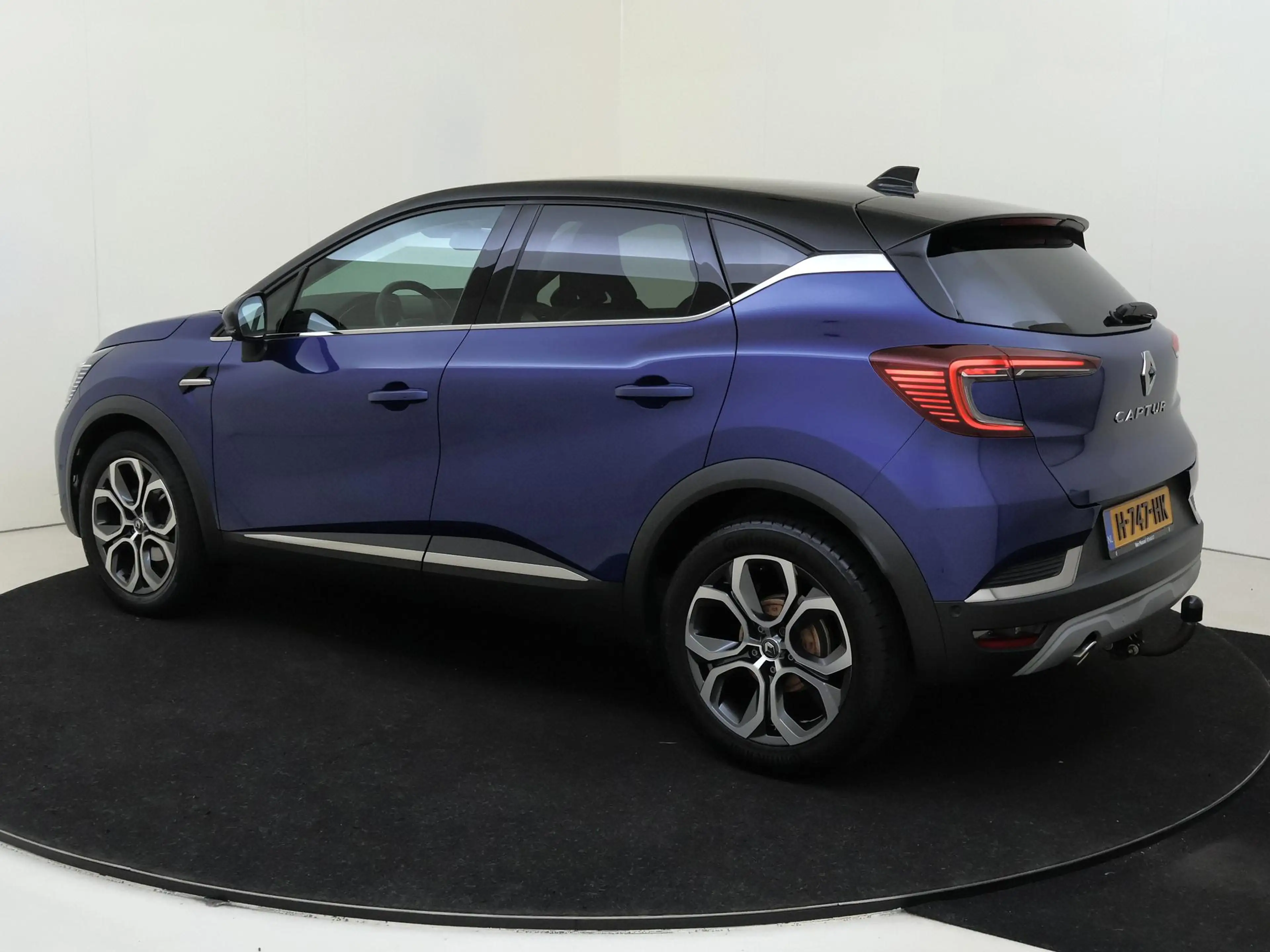 Renault Captur 1.3 TCe 130 Edition One | Trekhaak | leder | stoel — photo 3