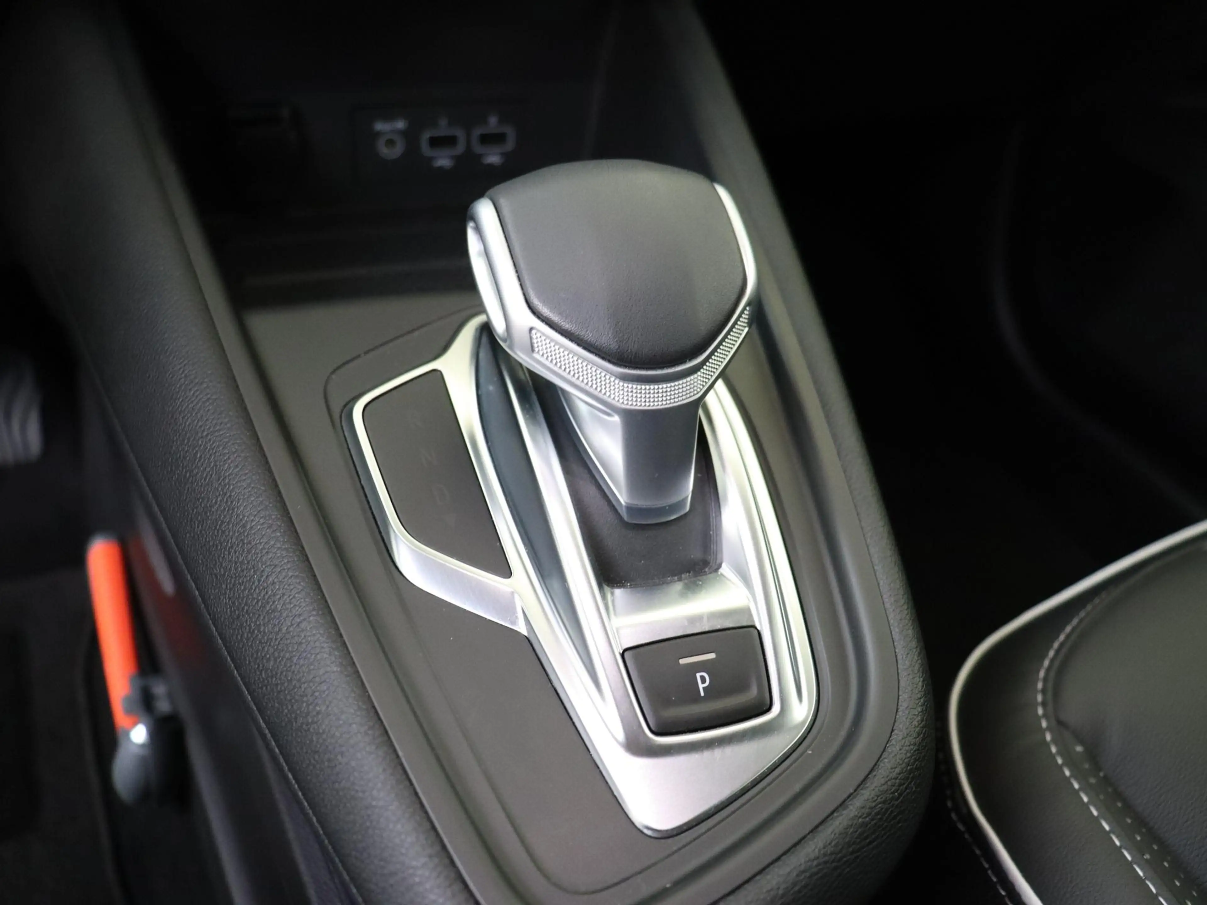 Renault Captur 1.3 TCe 130 Edition One | Trekhaak | leder | stoel — photo 14
