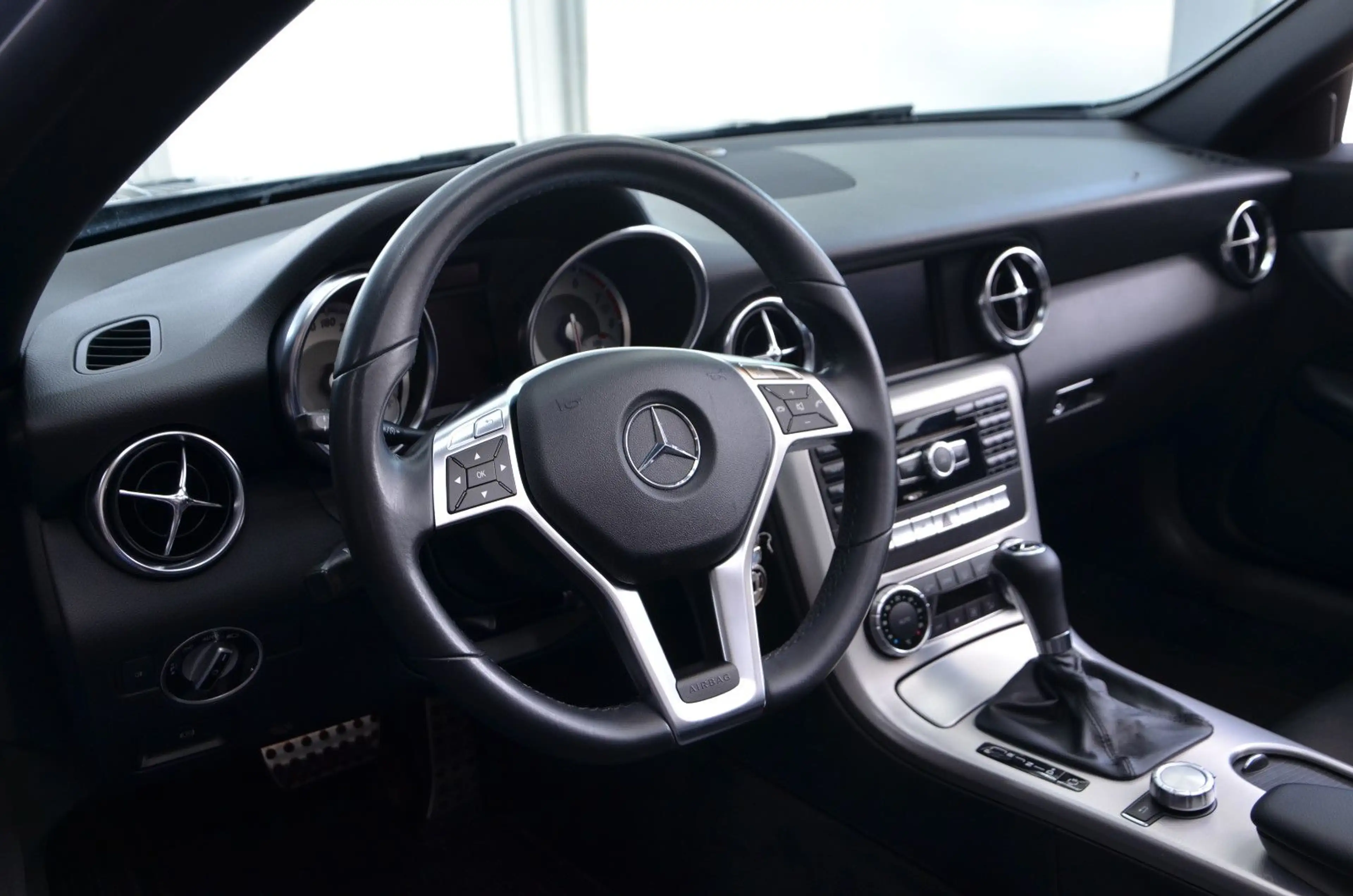 Mercedes-Benz SLK 200 Roadster *AUTOMATIK*LEDER*NAVI*ILS*PDC* — photo 10