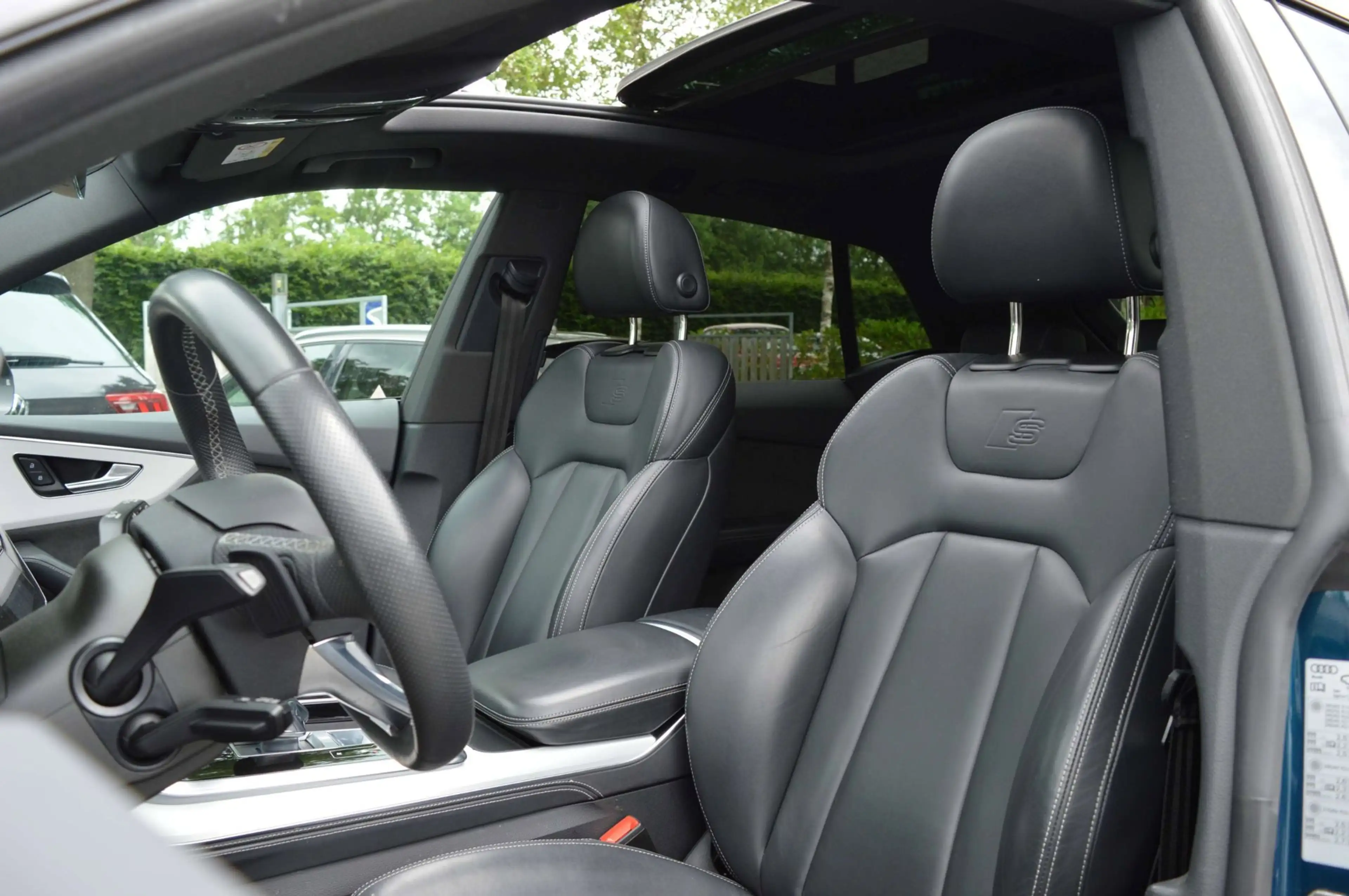 Audi Q8 55 TFSI e quattro Pro Line S - Pano | ACC | S-line — photo 4